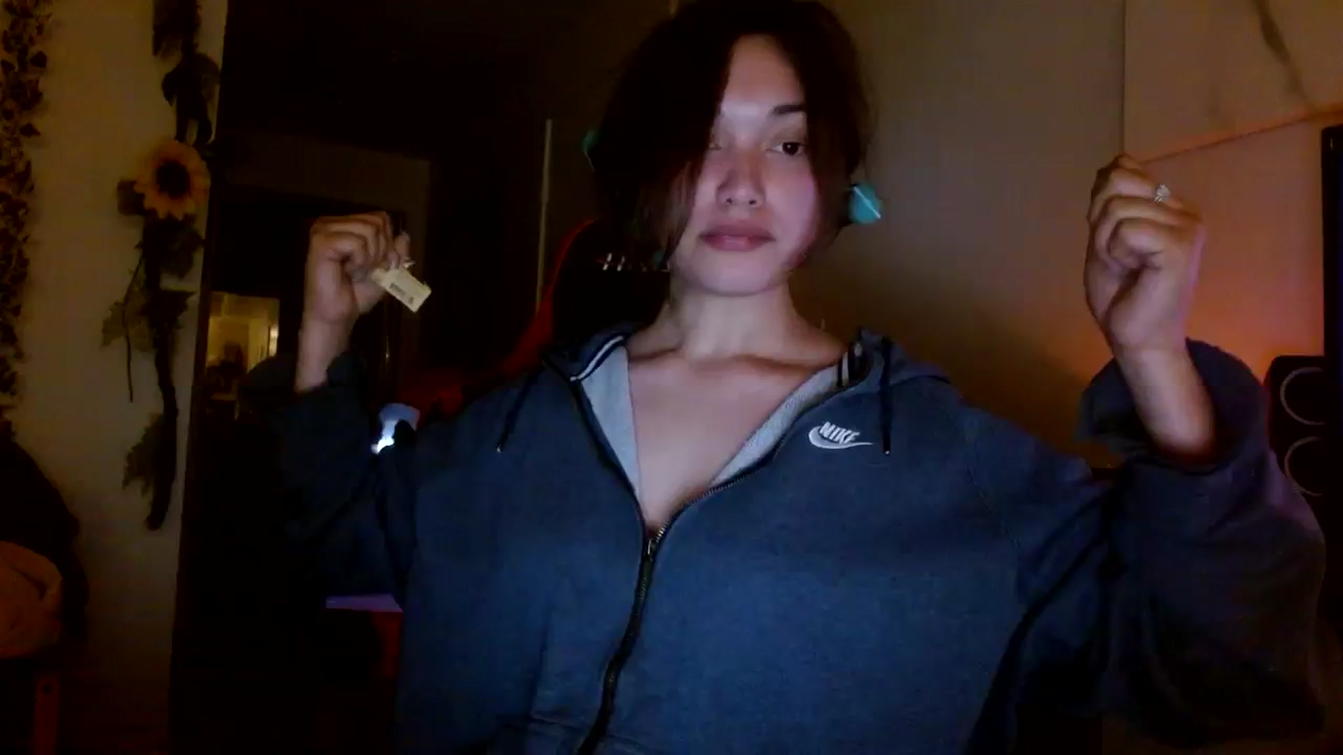 Gallery image thumbnail from Scar__lett's myfreecams stream on, 12/05/2024, 10:32 image 11 of 20