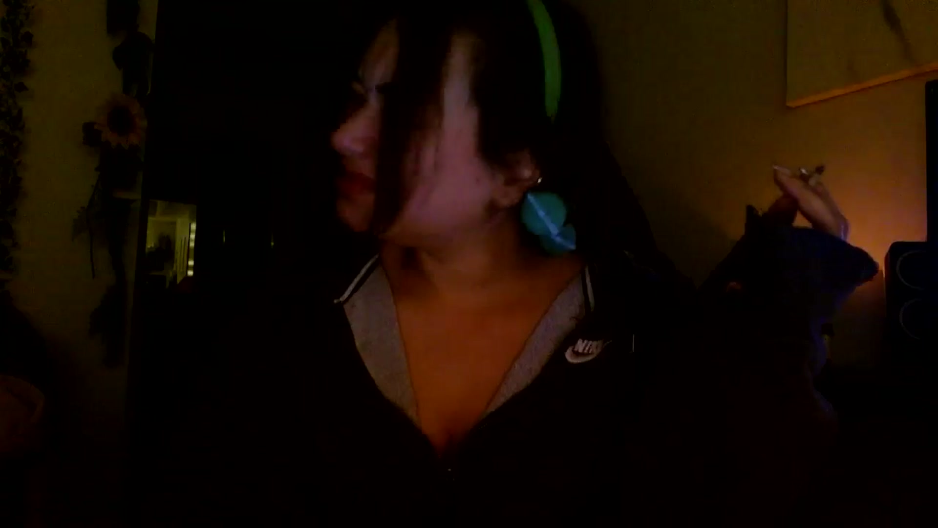 Gallery image thumbnail from Scar__lett's myfreecams stream on, 12/05/2024, 10:32 image 13 of 20