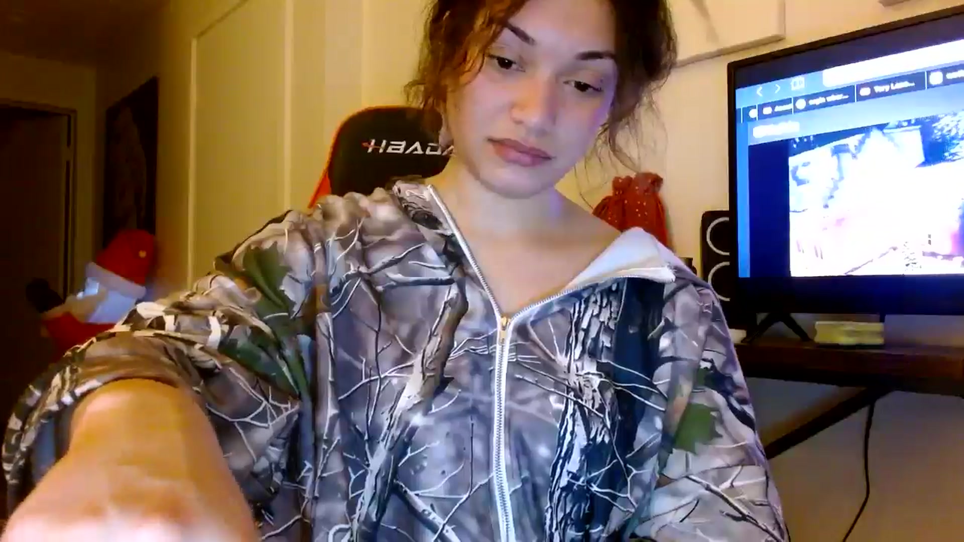 Gallery image thumbnail from Scar__lett's myfreecams stream on, 12/18/2024, 09:48 image 8 of 20