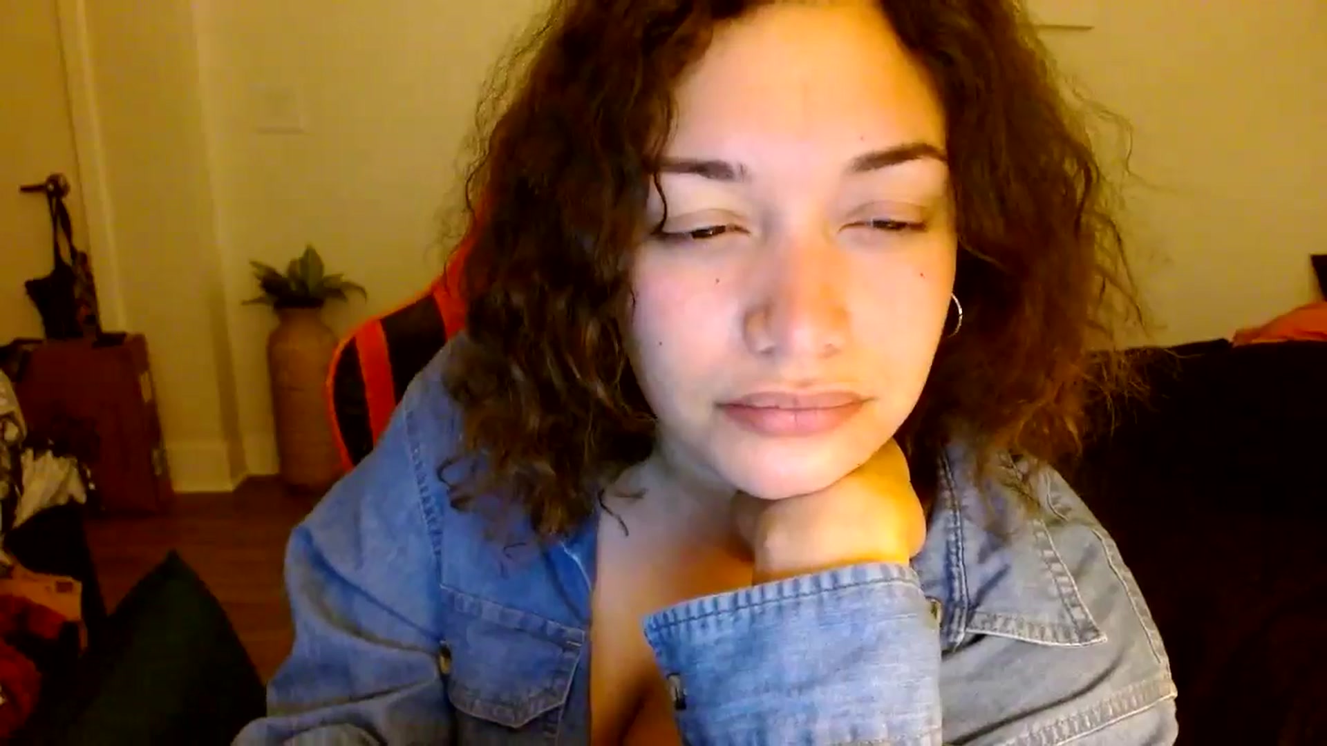 Gallery image thumbnail from Scar__lett's myfreecams stream on, 02/13/2025, 09:15 image 7 of 20