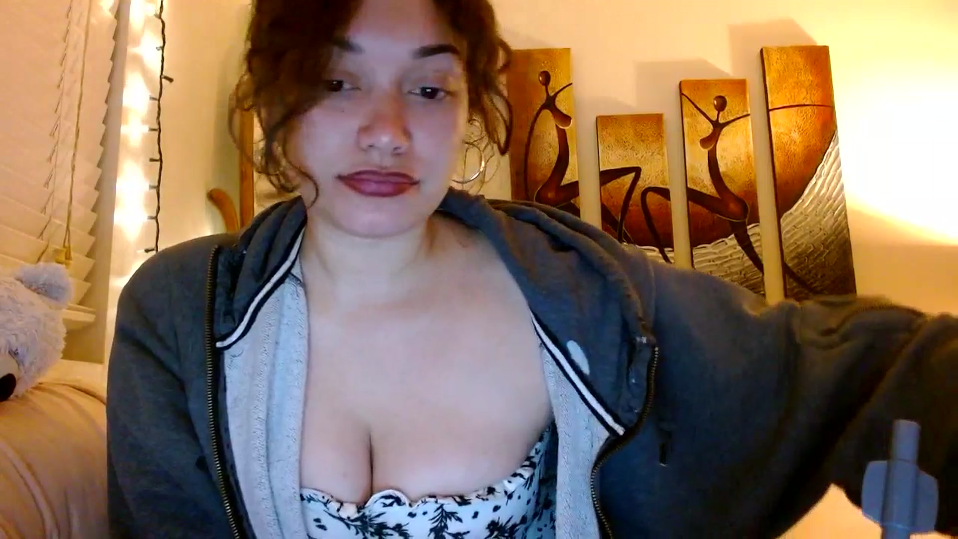 Gallery image thumbnail from Scar__lett's myfreecams stream on, 02/23/2025, 08:48 image 15 of 20