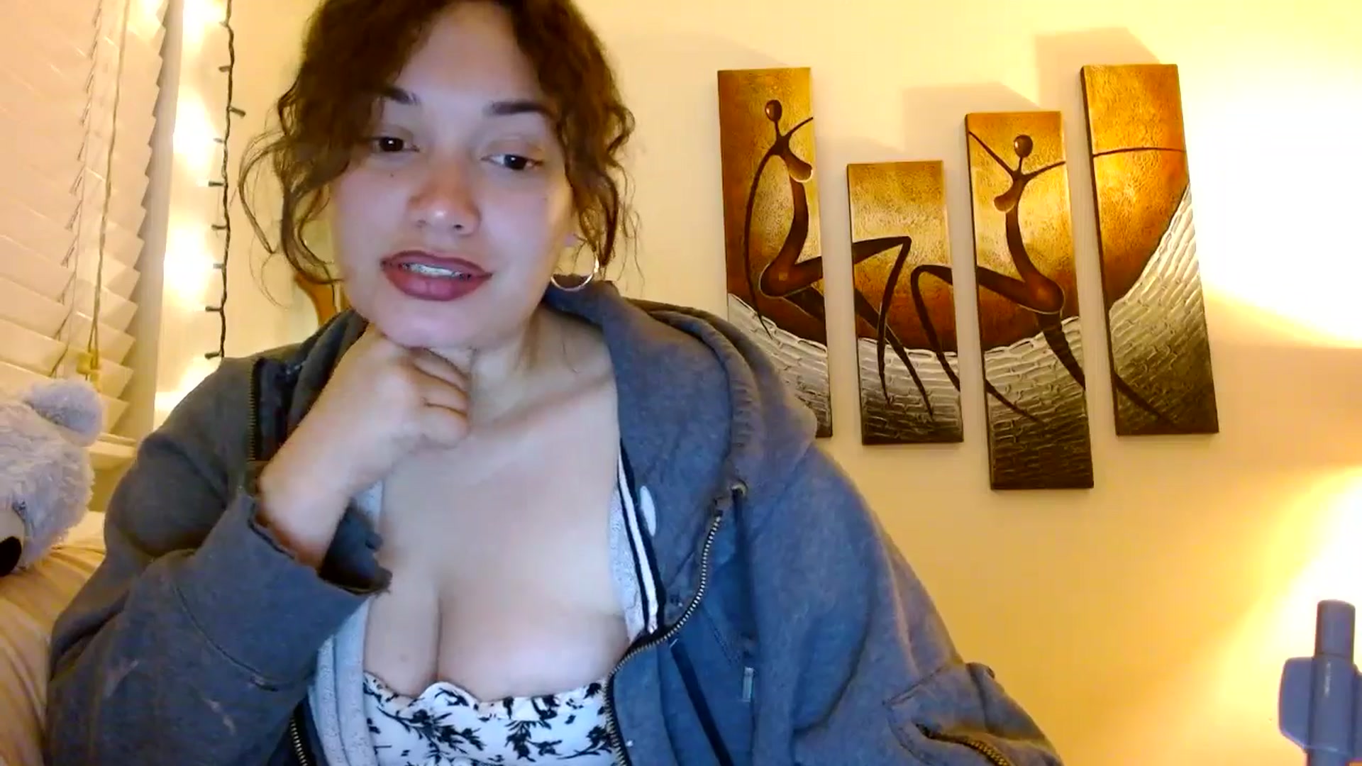 Gallery image thumbnail from Scar__lett's myfreecams stream on, 02/23/2025, 08:48 image 16 of 20