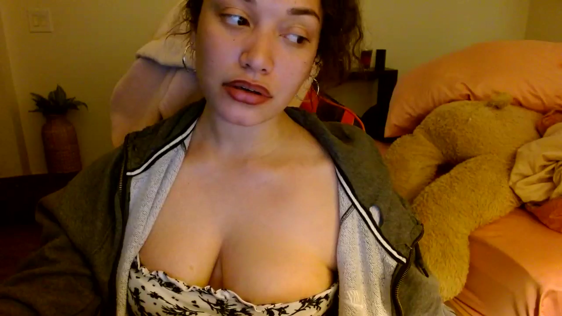 Gallery image thumbnail from Scar__lett's myfreecams stream on, 02/23/2025, 11:20 image 8 of 20