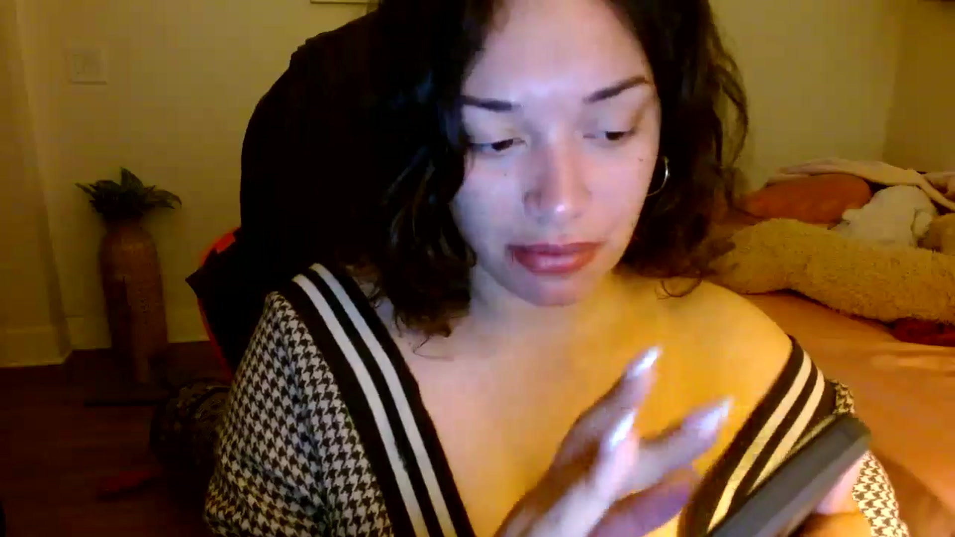 Gallery image thumbnail from Scar__lett's myfreecams stream on, 03/25/2025, 07:27 image 15 of 20