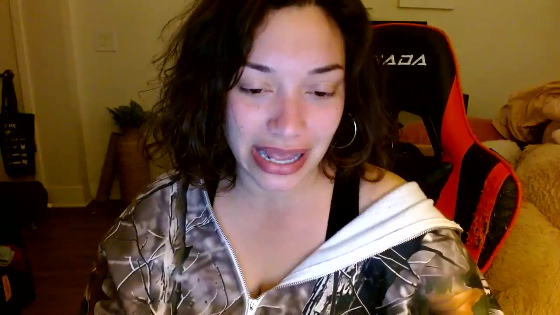 Gallery image thumbnail from Scar__lett's myfreecams stream on, 03/29/2025, 08:02 image 7 of 20