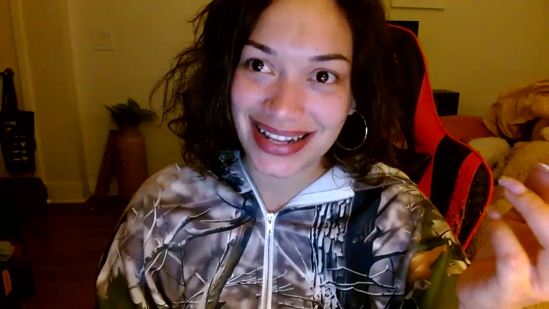 Gallery image thumbnail from Scar__lett's myfreecams stream on, 03/29/2025, 08:02 image 4 of 20