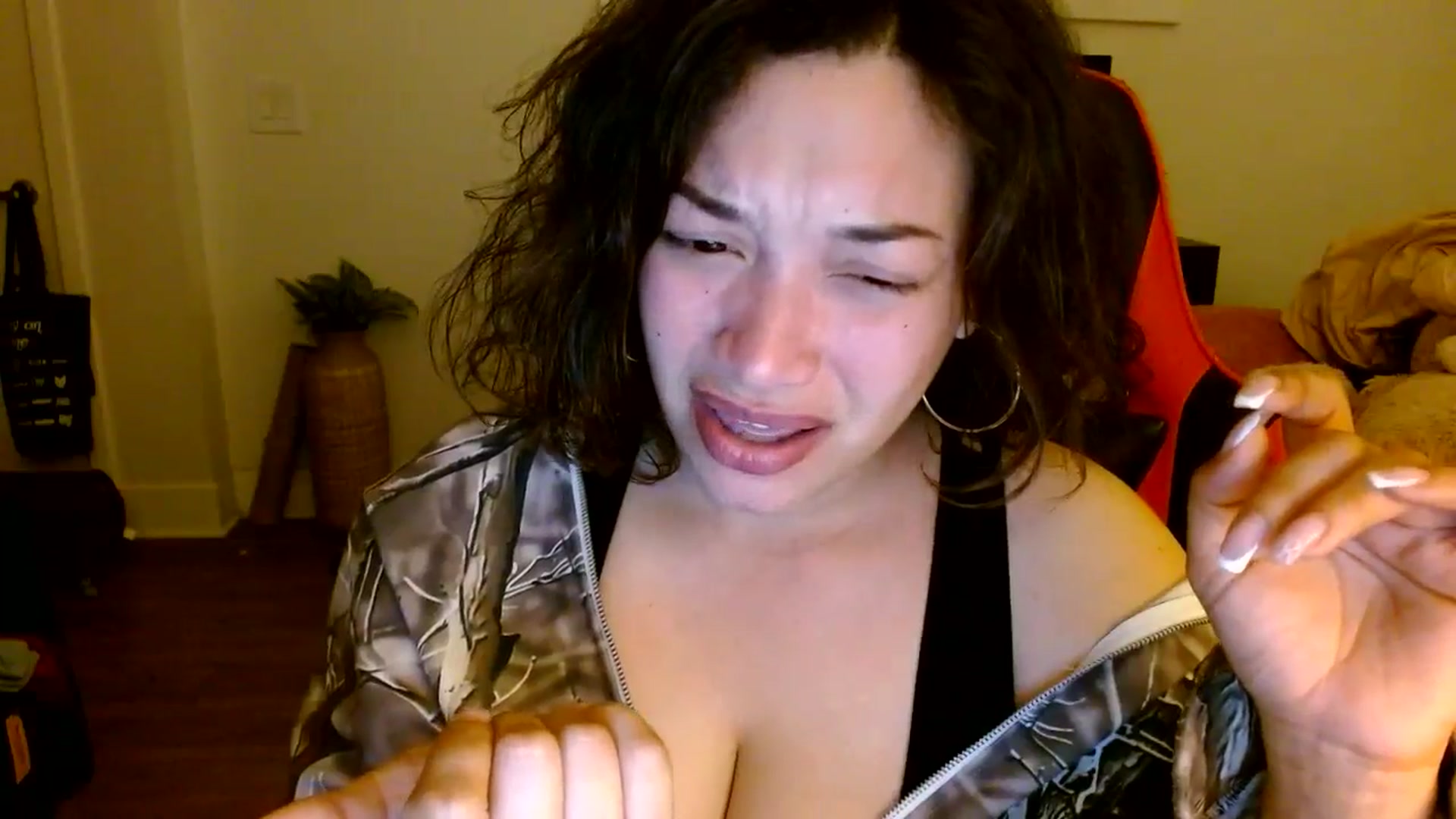 Gallery image thumbnail from Scar__lett's myfreecams stream on, 03/29/2025, 08:02 image 6 of 20
