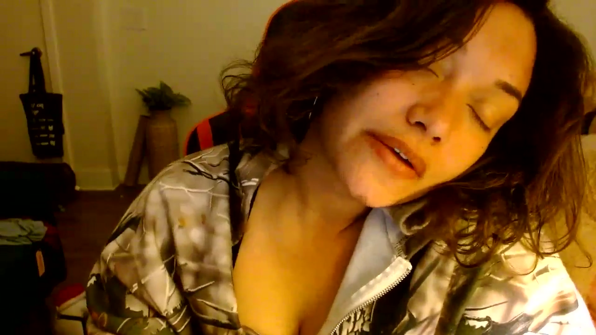 Gallery image thumbnail from Scar__lett's myfreecams stream on, 03/29/2025, 08:15 image 12 of 20