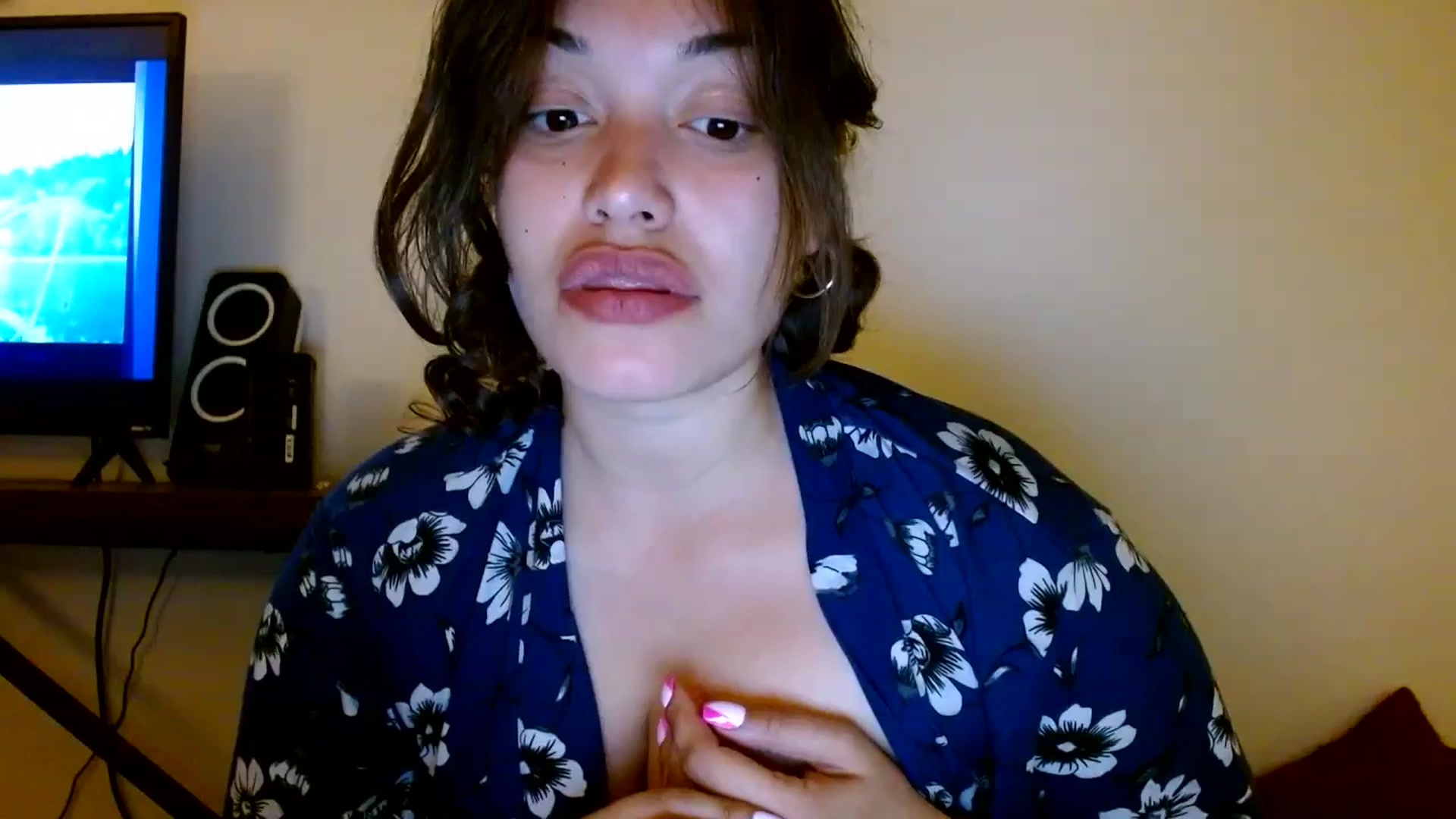 Gallery image thumbnail from Scar__lett's myfreecams stream on, 04/04/2025, 08:01 image 16 of 20