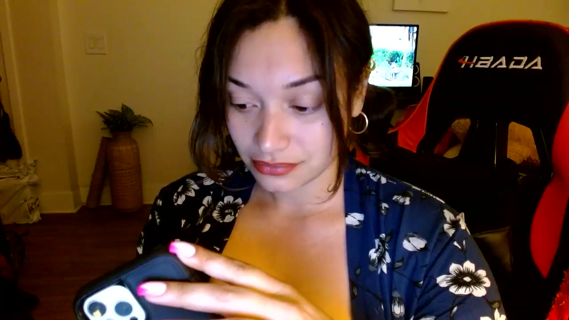 Gallery image thumbnail from Scar__lett's myfreecams stream on, 04/04/2025, 08:01 image 1 of 20
