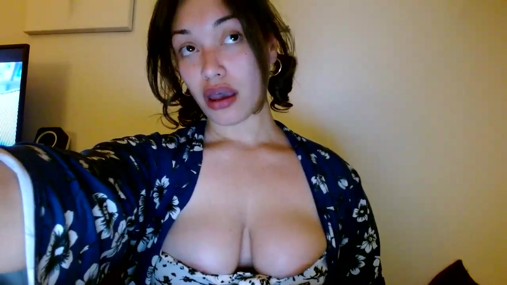 Gallery image thumbnail from Scar__lett's myfreecams stream on, 04/04/2025, 09:03 image 7 of 20