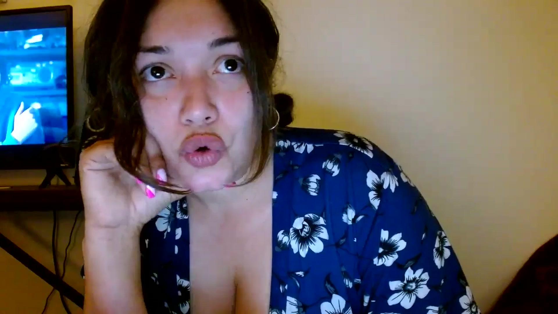 Gallery image thumbnail from Scar__lett's myfreecams stream on, 04/04/2025, 09:44 image 6 of 20