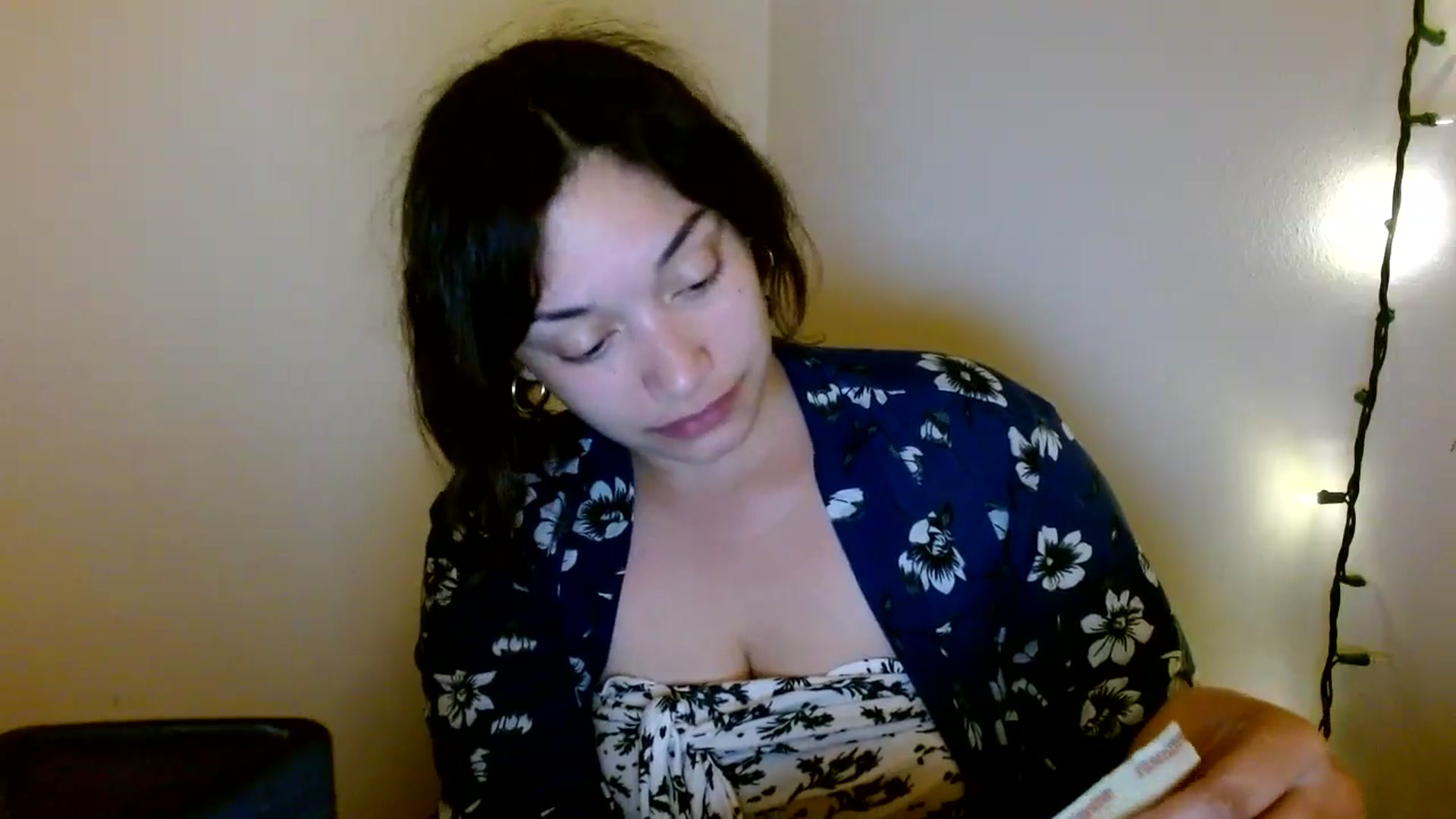 Gallery image thumbnail from Scar__lett's myfreecams stream on, 04/04/2025, 11:17 image 15 of 20