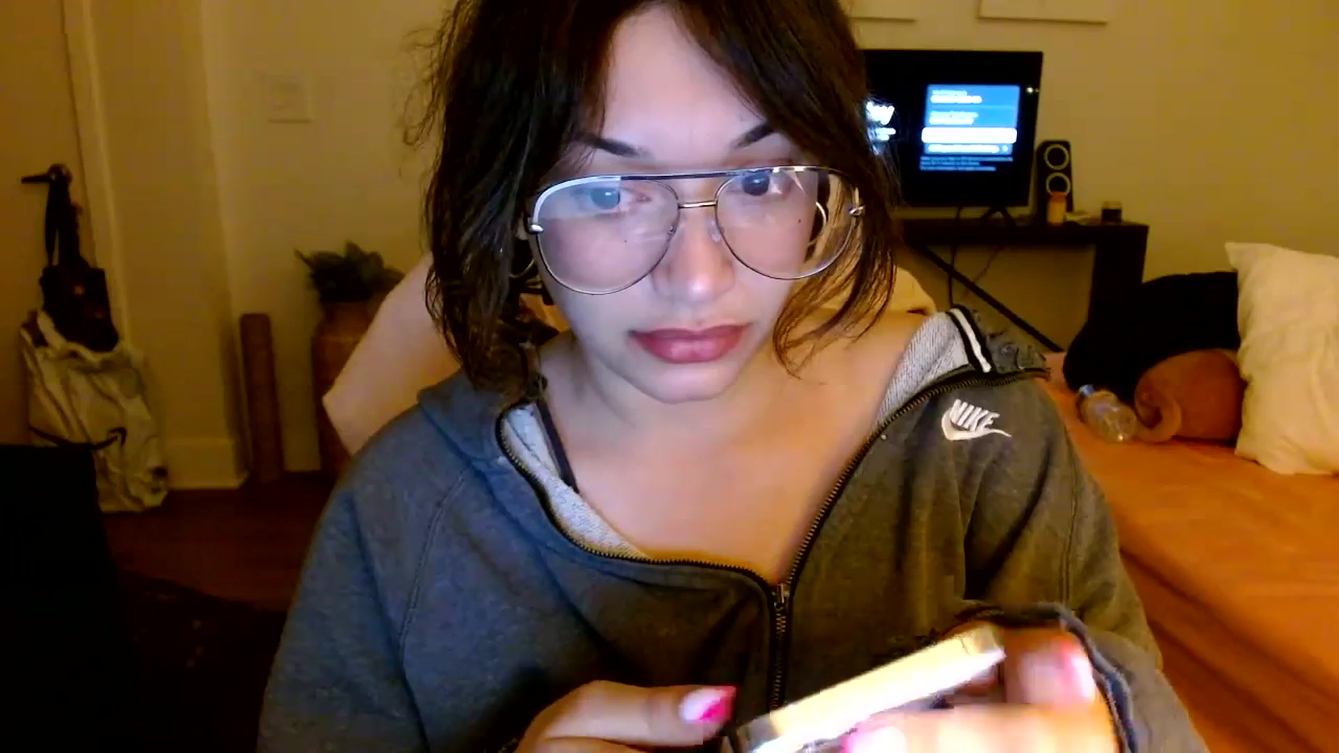 Gallery image thumbnail from Scar__lett's myfreecams stream on, 04/12/2025, 07:24 image 12 of 20