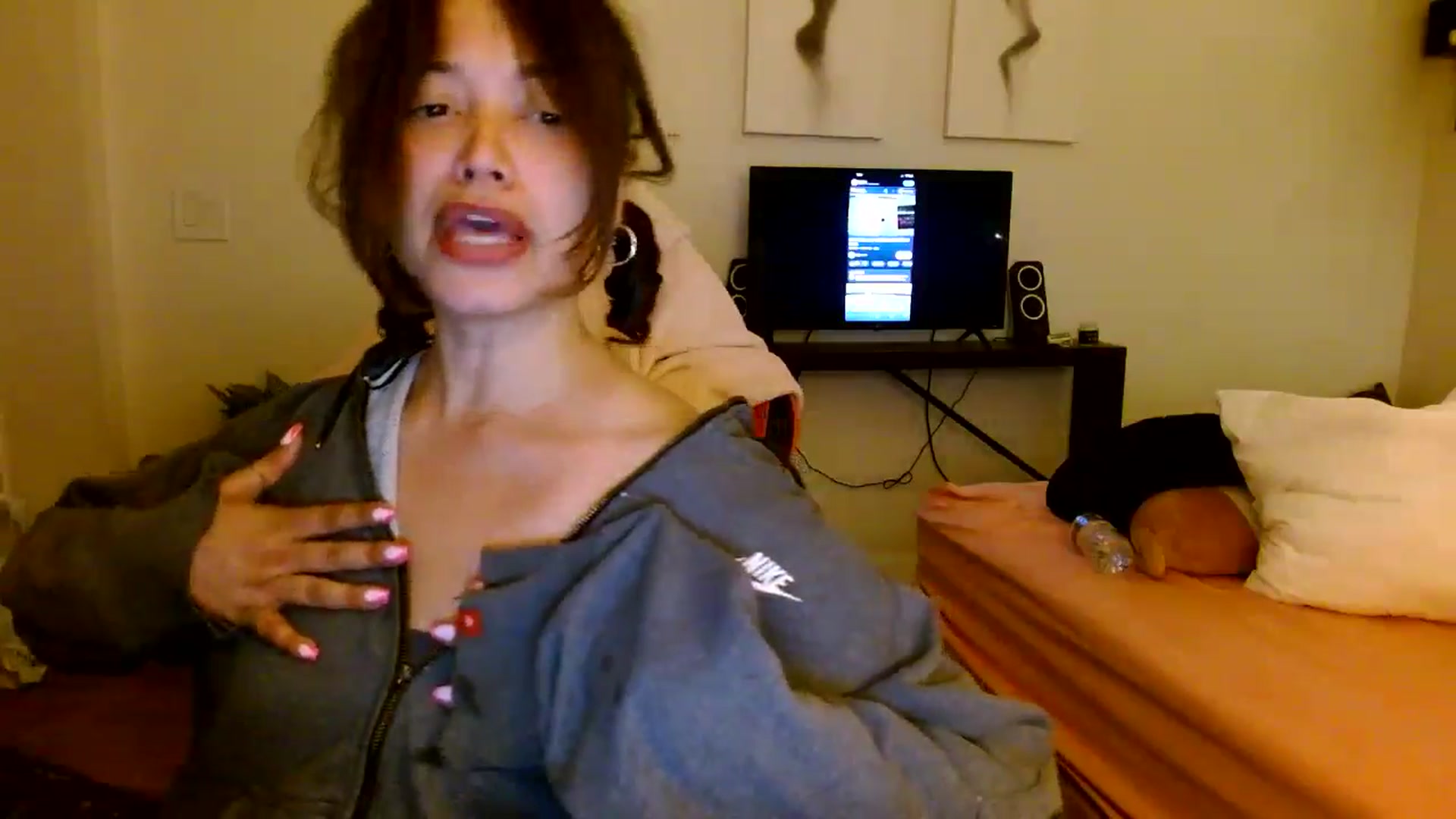 Gallery image thumbnail from Scar__lett's myfreecams stream on, 04/12/2025, 09:23 image 9 of 20