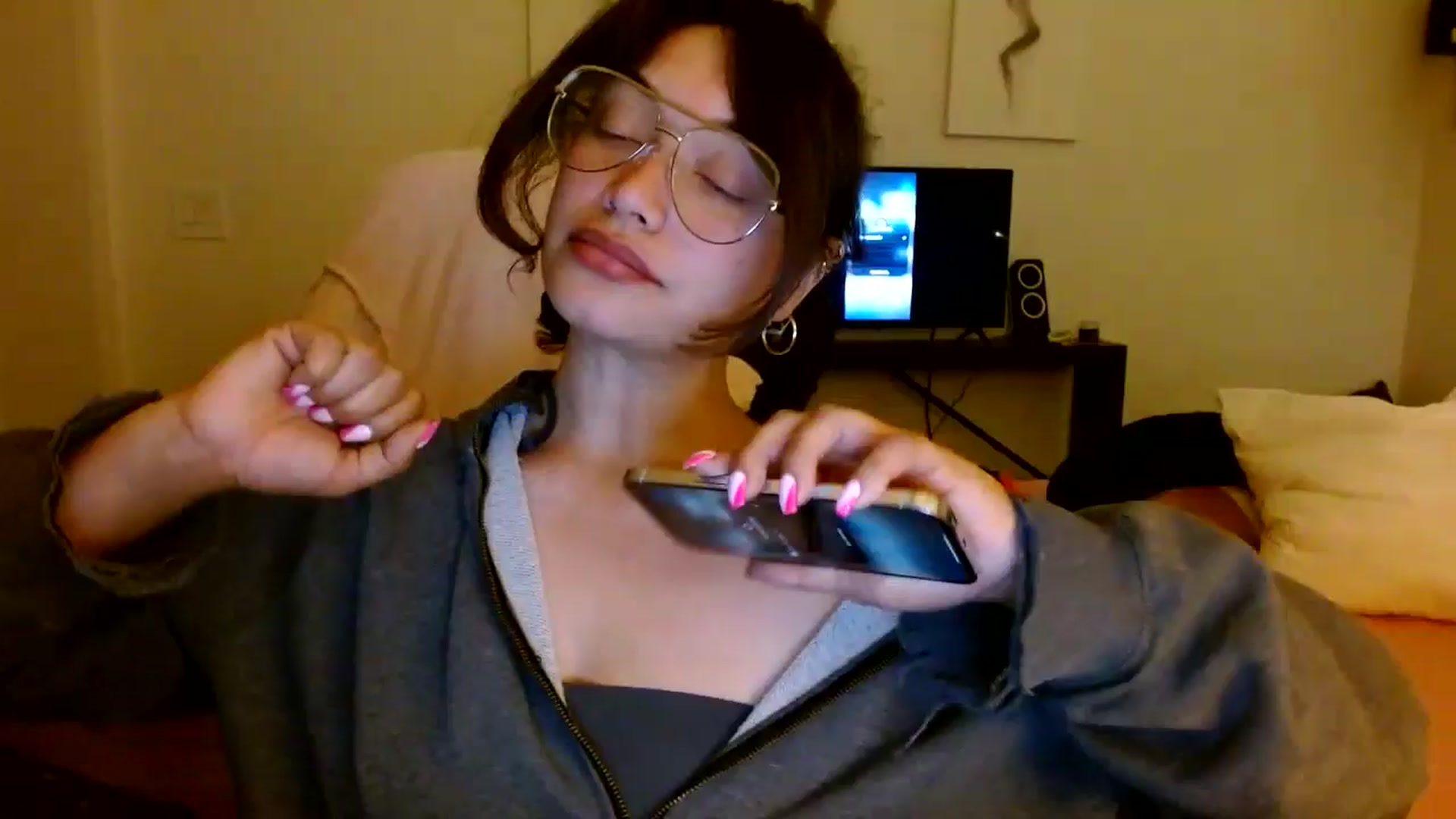 Gallery image thumbnail from Scar__lett's myfreecams stream on, 04/12/2025, 09:23 image 6 of 20