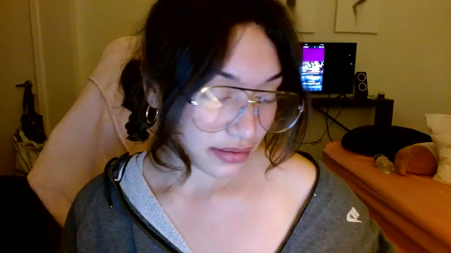 Gallery image thumbnail from Scar__lett's myfreecams stream on, 04/12/2025, 10:05 image 10 of 20