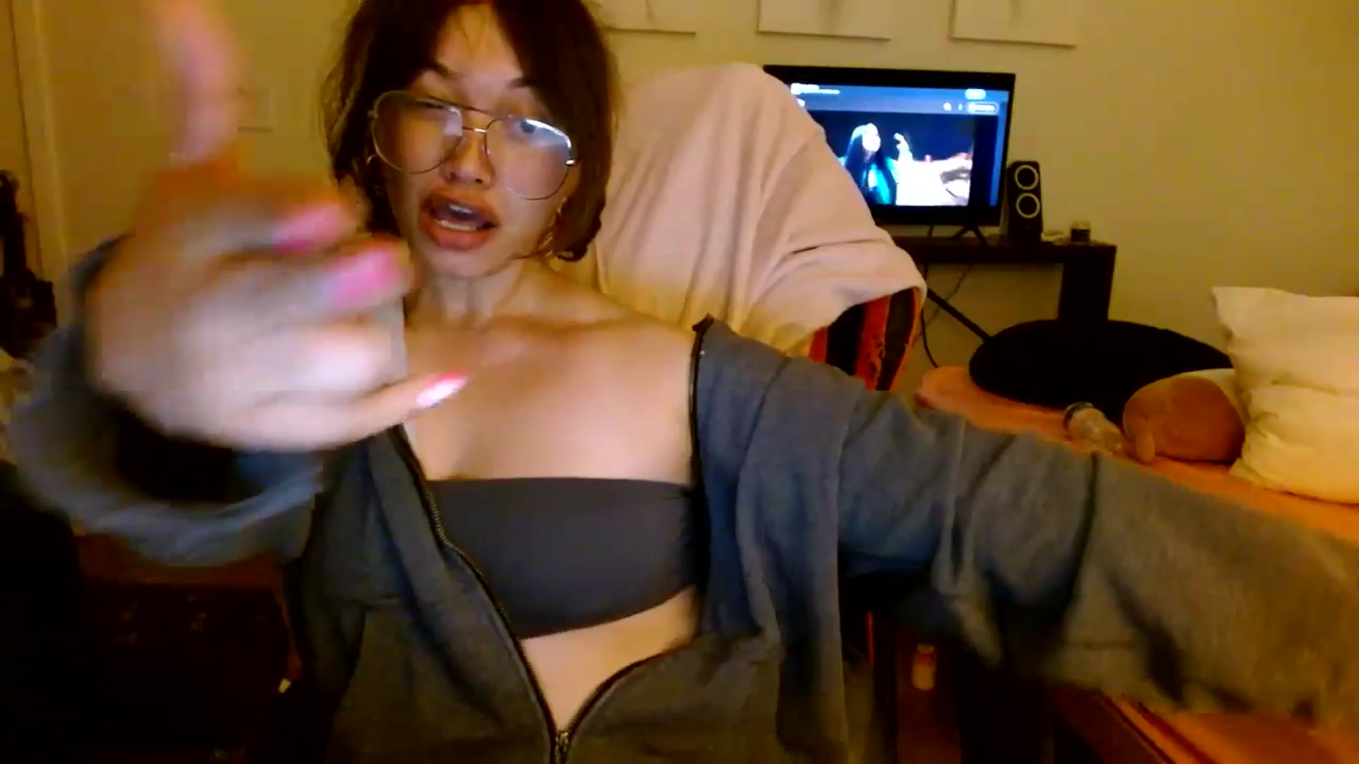Gallery image thumbnail from Scar__lett's myfreecams stream on, 04/12/2025, 10:05 image 13 of 20