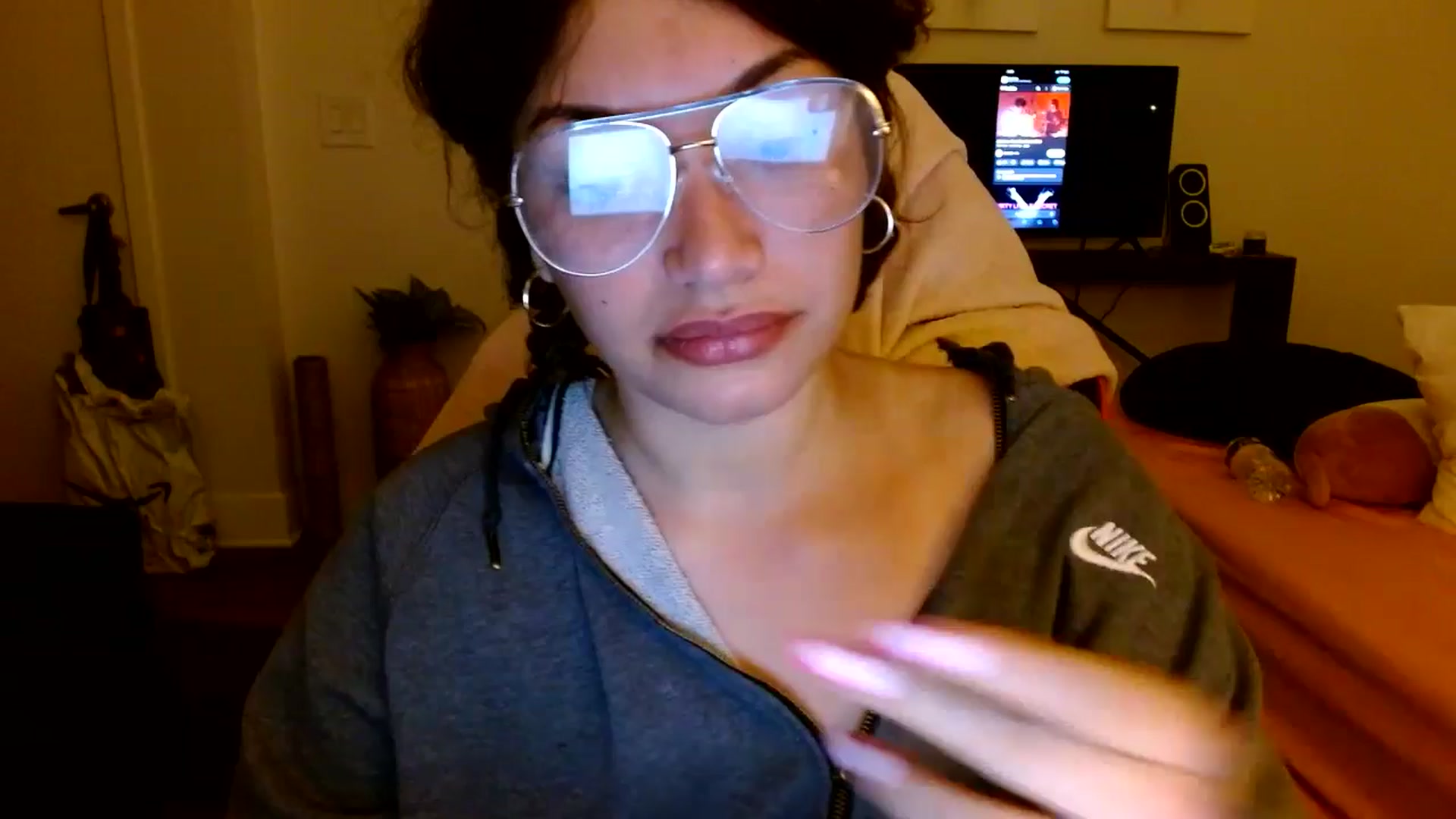 Gallery image thumbnail from Scar__lett's myfreecams stream on, 04/12/2025, 10:05 image 1 of 20