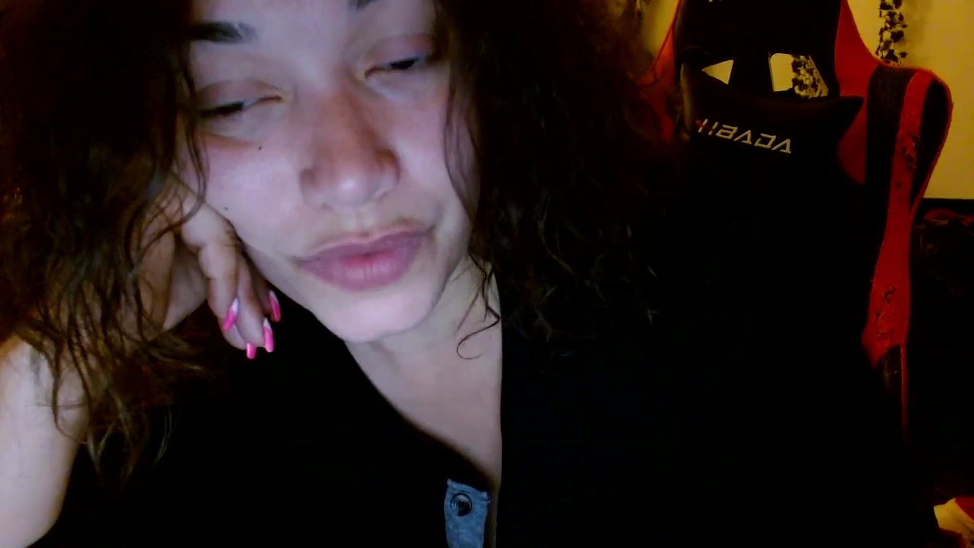 Gallery image thumbnail from Scar__lett's myfreecams stream on, 04/19/2025, 10:05 image 16 of 20