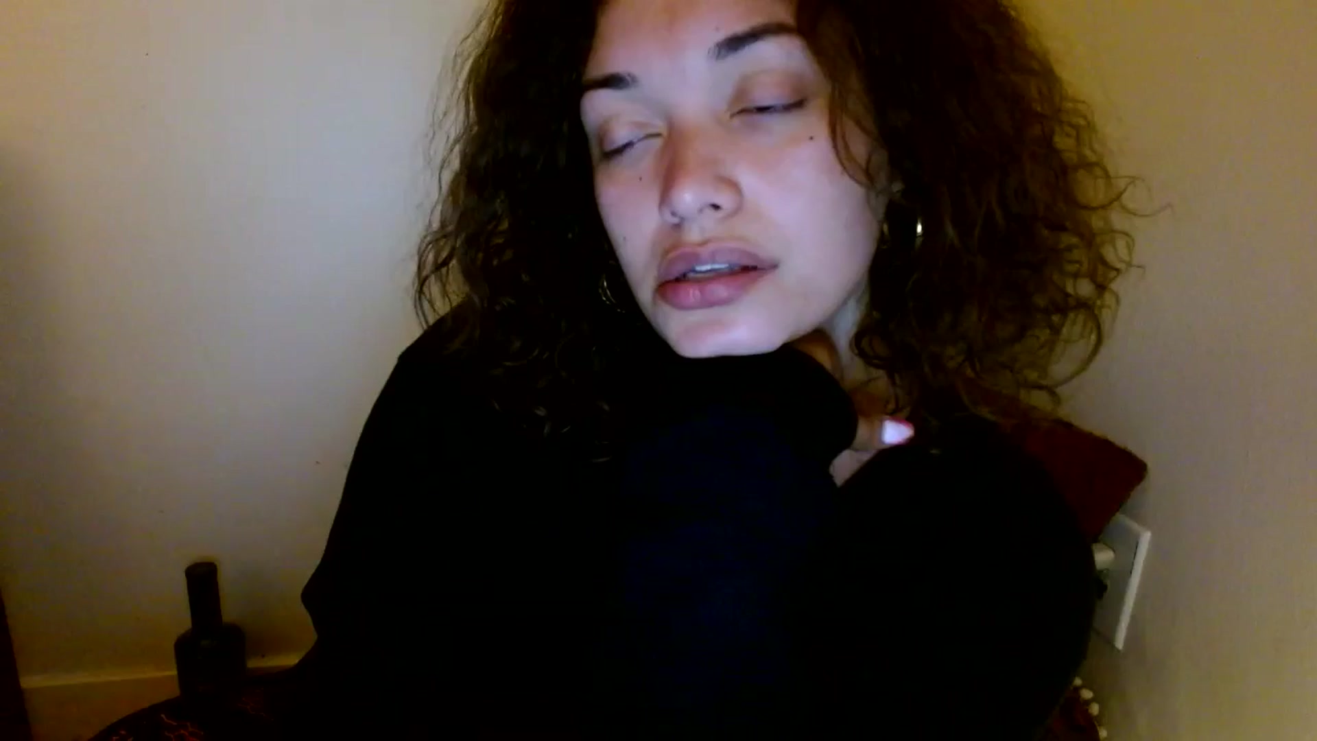 Gallery image thumbnail from Scar__lett's myfreecams stream on, 04/19/2025, 10:34 image 1 of 20