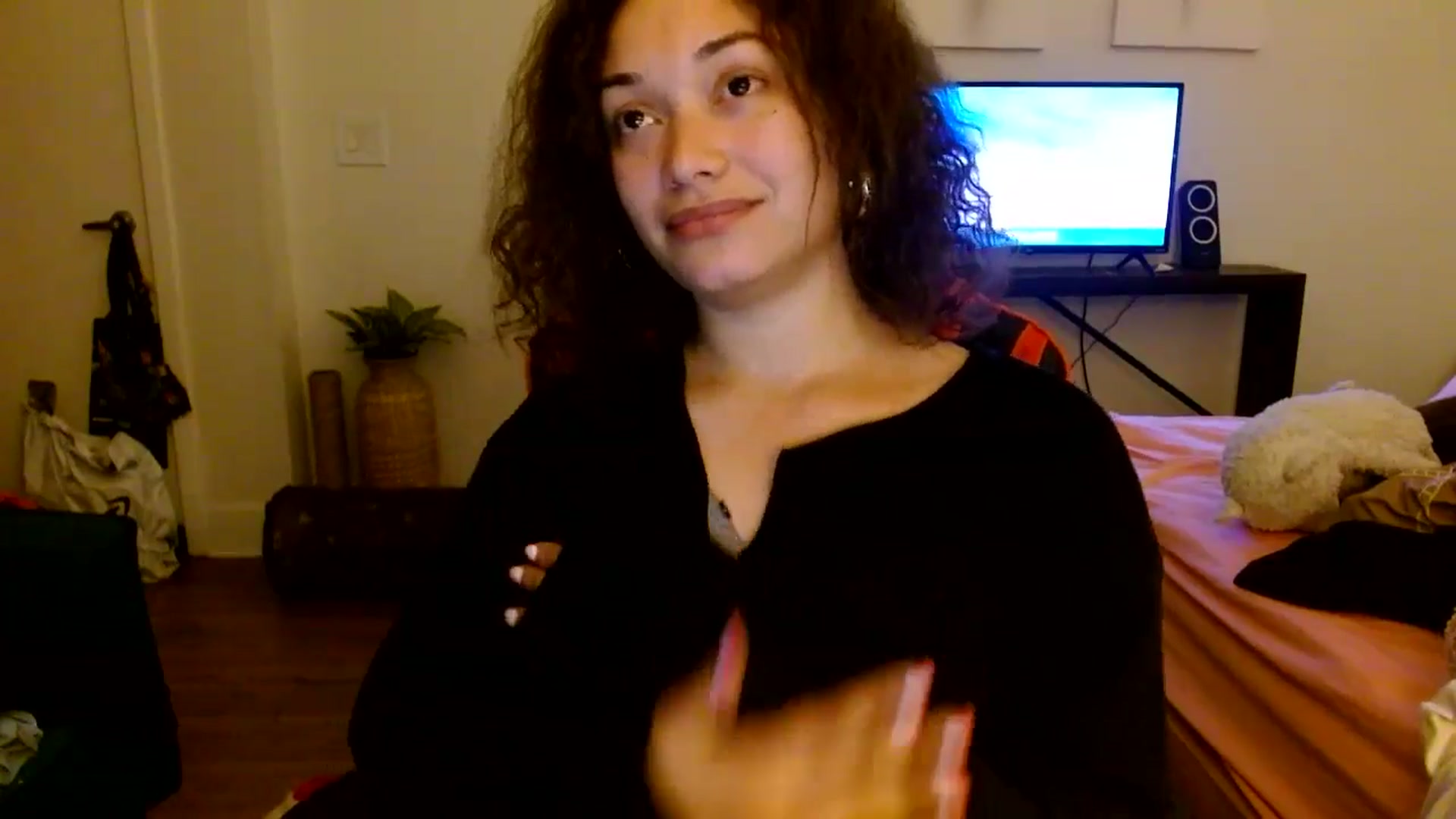 Gallery image thumbnail from Scar__lett's myfreecams stream on, 04/19/2025, 11:07 image 8 of 20
