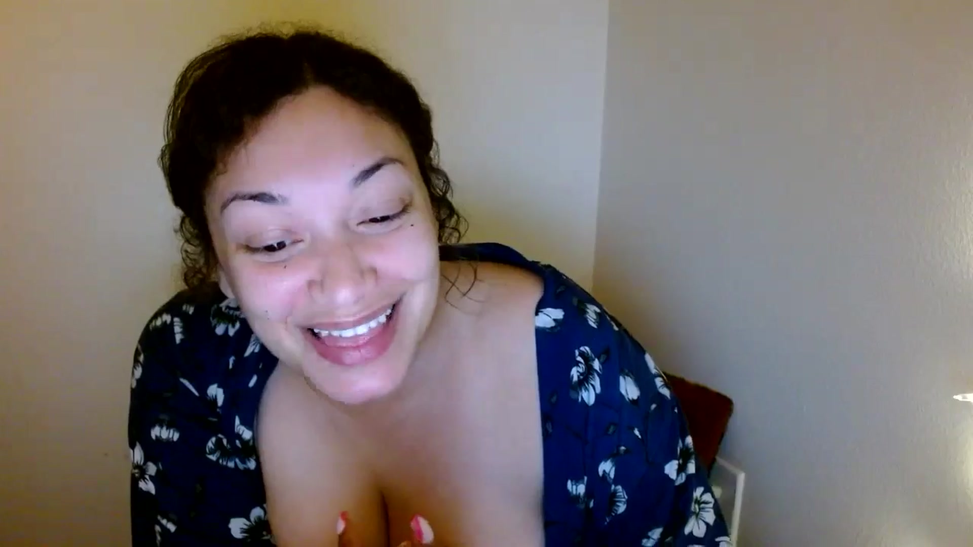 Gallery image thumbnail from Scar__lett's myfreecams stream on, 04/21/2025, 07:54 image 13 of 20