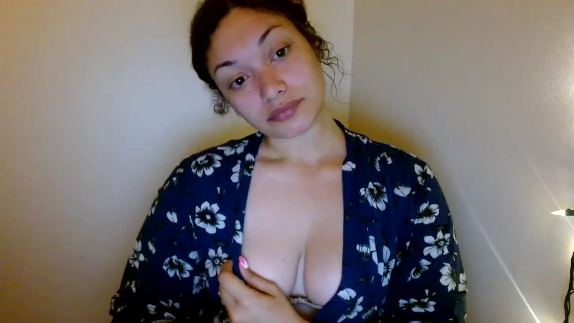 Gallery image thumbnail from Scar__lett's myfreecams stream on, 04/21/2025, 08:16 image 2 of 20