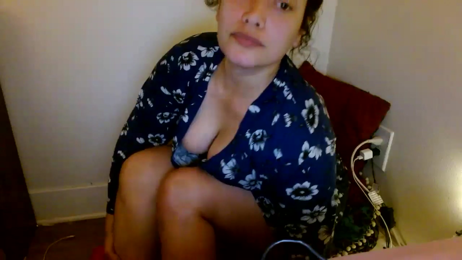 Gallery image thumbnail from Scar__lett's myfreecams stream on, 04/21/2025, 08:43 image 17 of 20
