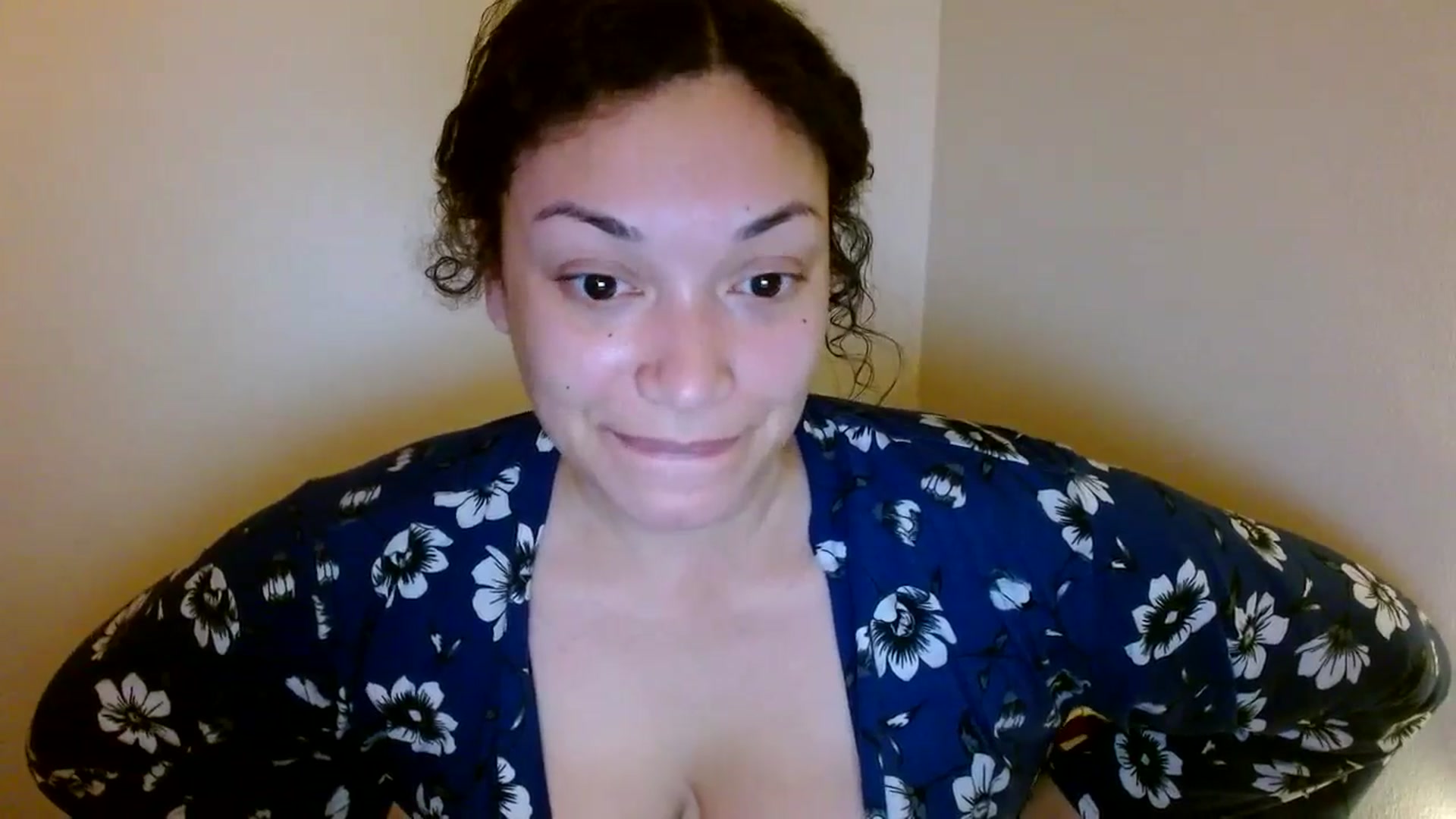 Gallery image thumbnail from Scar__lett's myfreecams stream on, 04/21/2025, 08:43 image 18 of 20