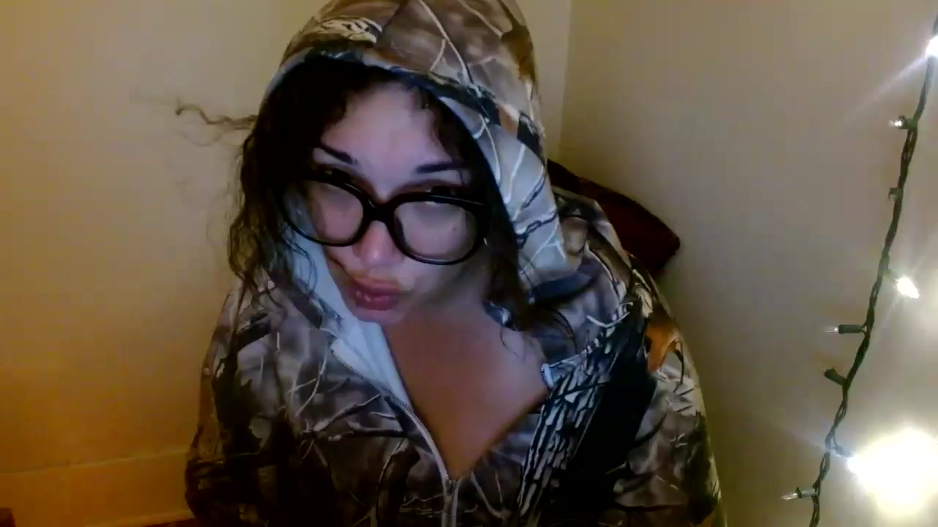 Gallery image thumbnail from Scar__lett's myfreecams stream on, 05/10/2025, 10:32 image 20 of 20