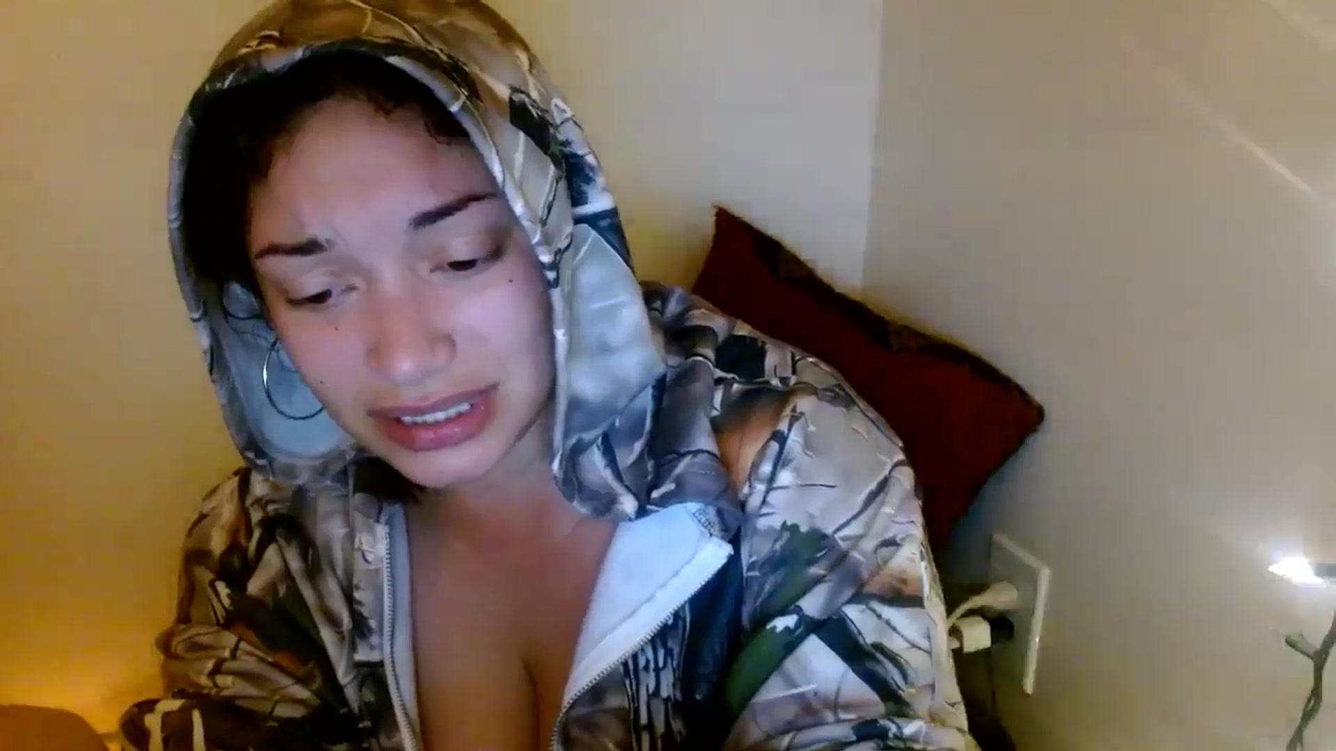 Gallery image thumbnail from Scar__lett's myfreecams stream on, 05/10/2025, 10:32 image 15 of 20