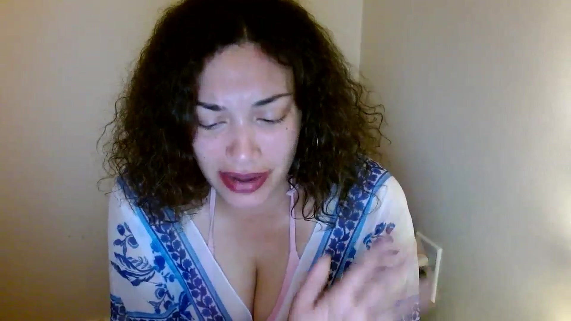 Gallery image thumbnail from Scar__lett's myfreecams stream on, 05/16/2025, 08:30 image 2 of 20