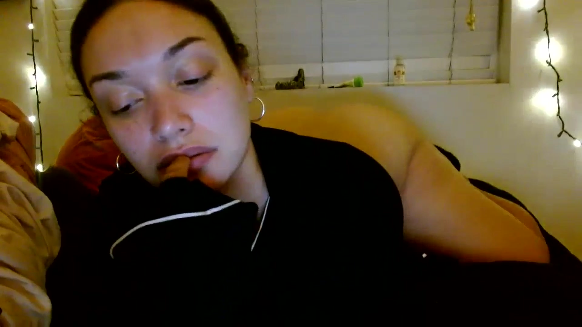 Gallery image thumbnail from Scar__lett's myfreecams stream on, 06/26/2025, 09:27 image 18 of 20