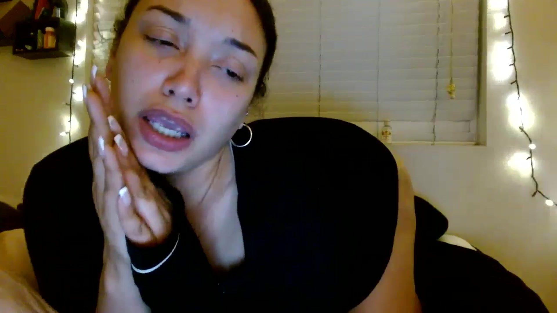 Gallery image thumbnail from Scar__lett's myfreecams stream on, 06/26/2025, 09:50 image 10 of 20