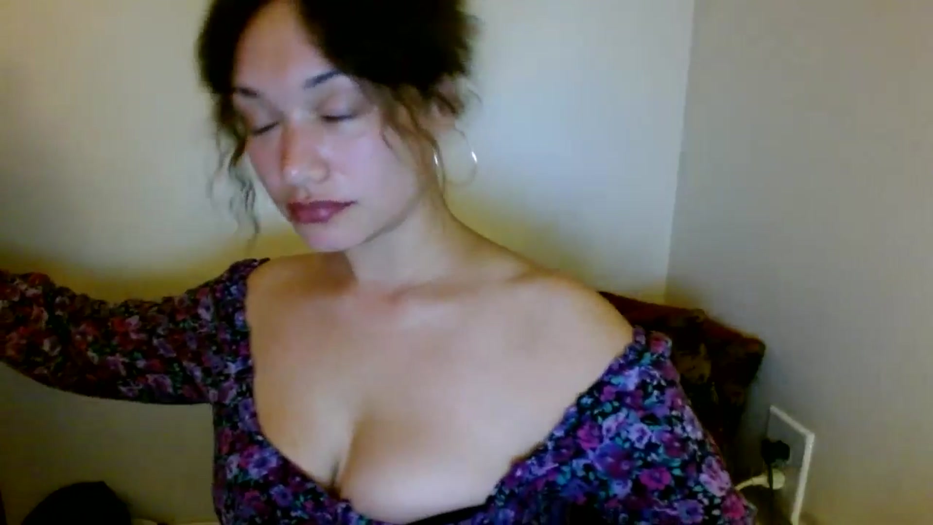 Gallery image thumbnail from Scar__lett's myfreecams stream on, 07/12/2025, 08:50 image 10 of 20