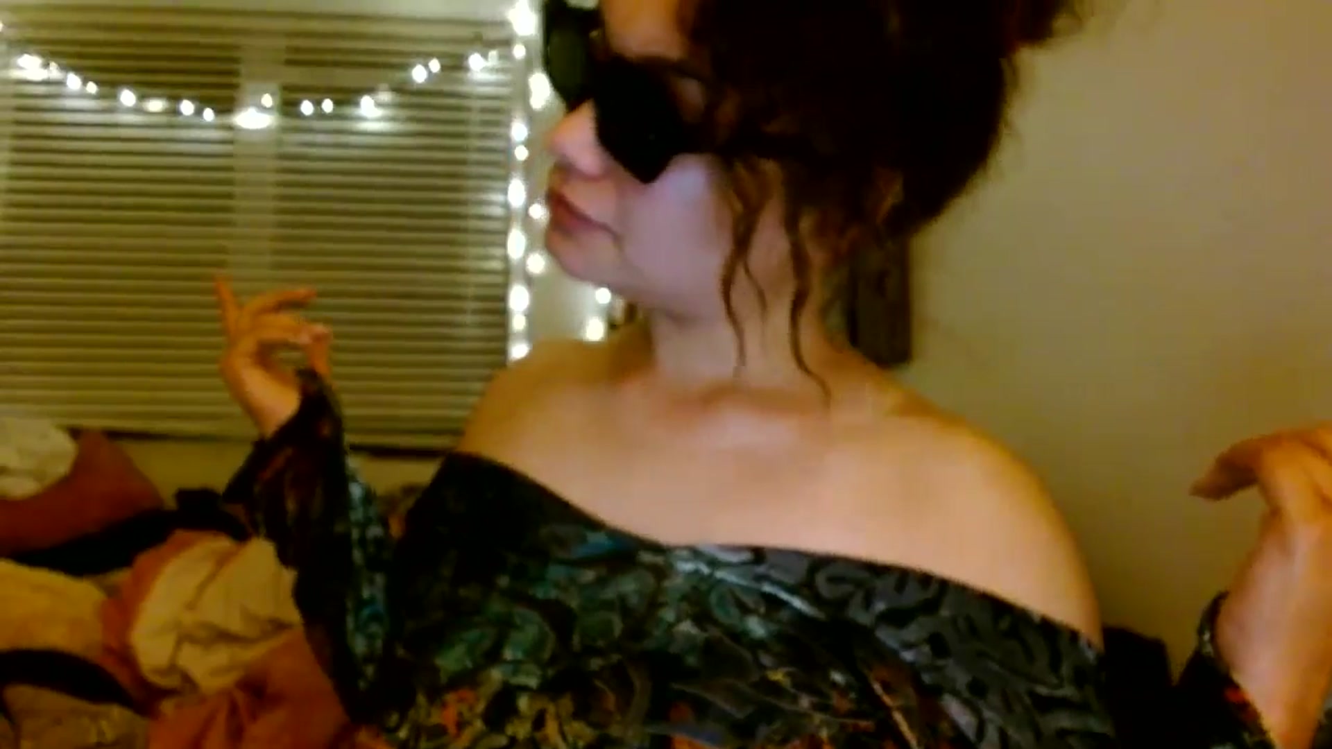Gallery image thumbnail from Scar__lett's myfreecams stream on, 08/15/2025, 09:03 image 17 of 20