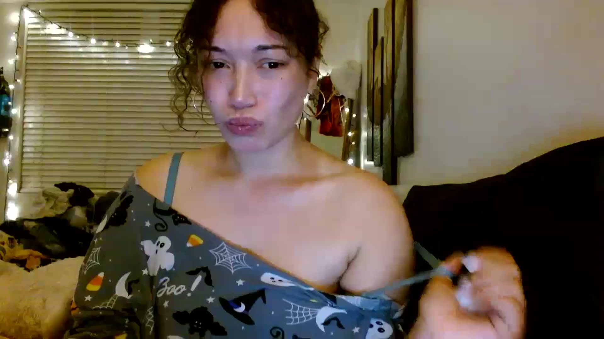 Gallery image thumbnail from Scar__lett's myfreecams stream on, 09/05/2025, 07:37 image 20 of 20