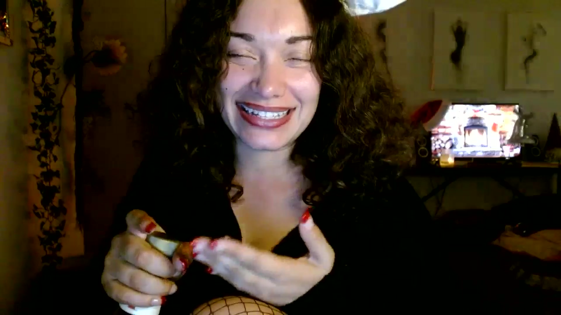 Gallery image thumbnail from Scar__lett's myfreecams stream on, 12/19/2025, 09:42 image 6 of 20