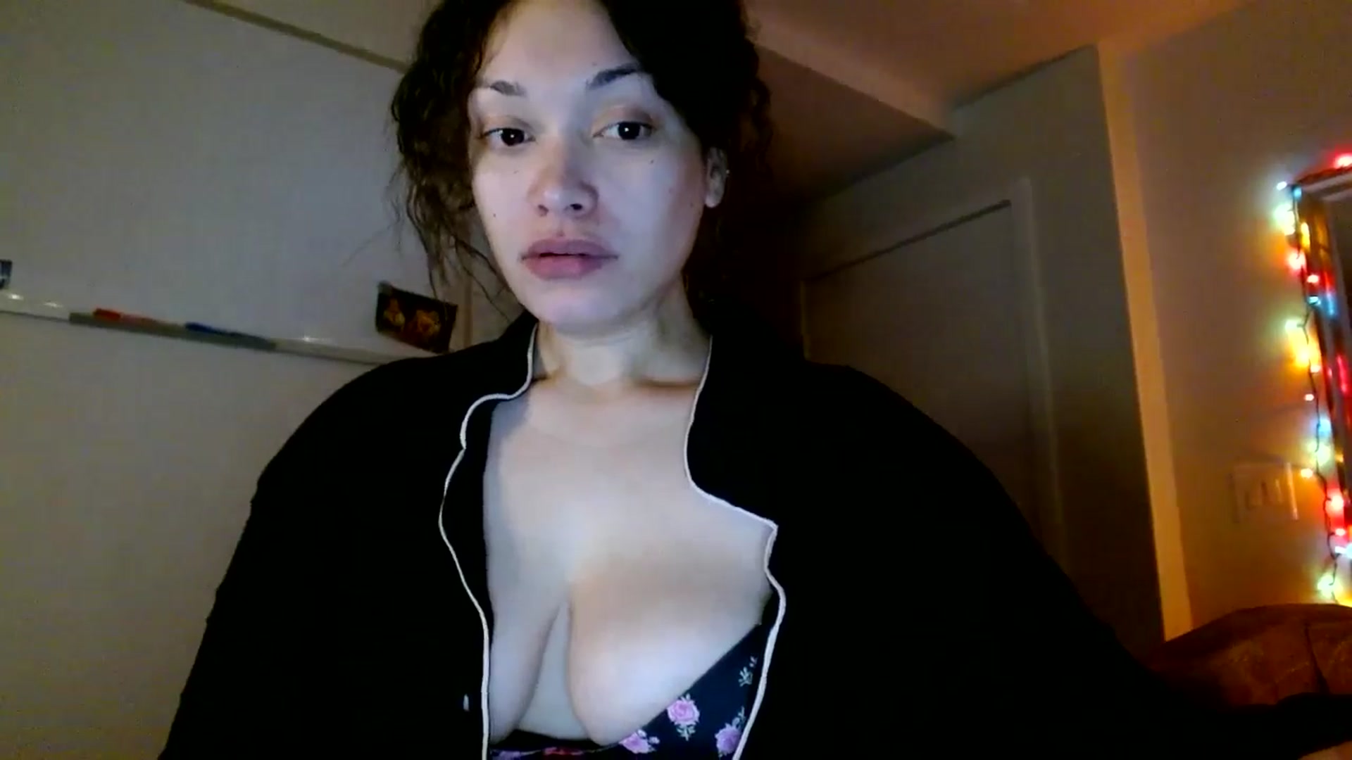 Gallery image thumbnail from Scar__lett's myfreecams stream on, 01/18/2026, 08:13 image 13 of 20