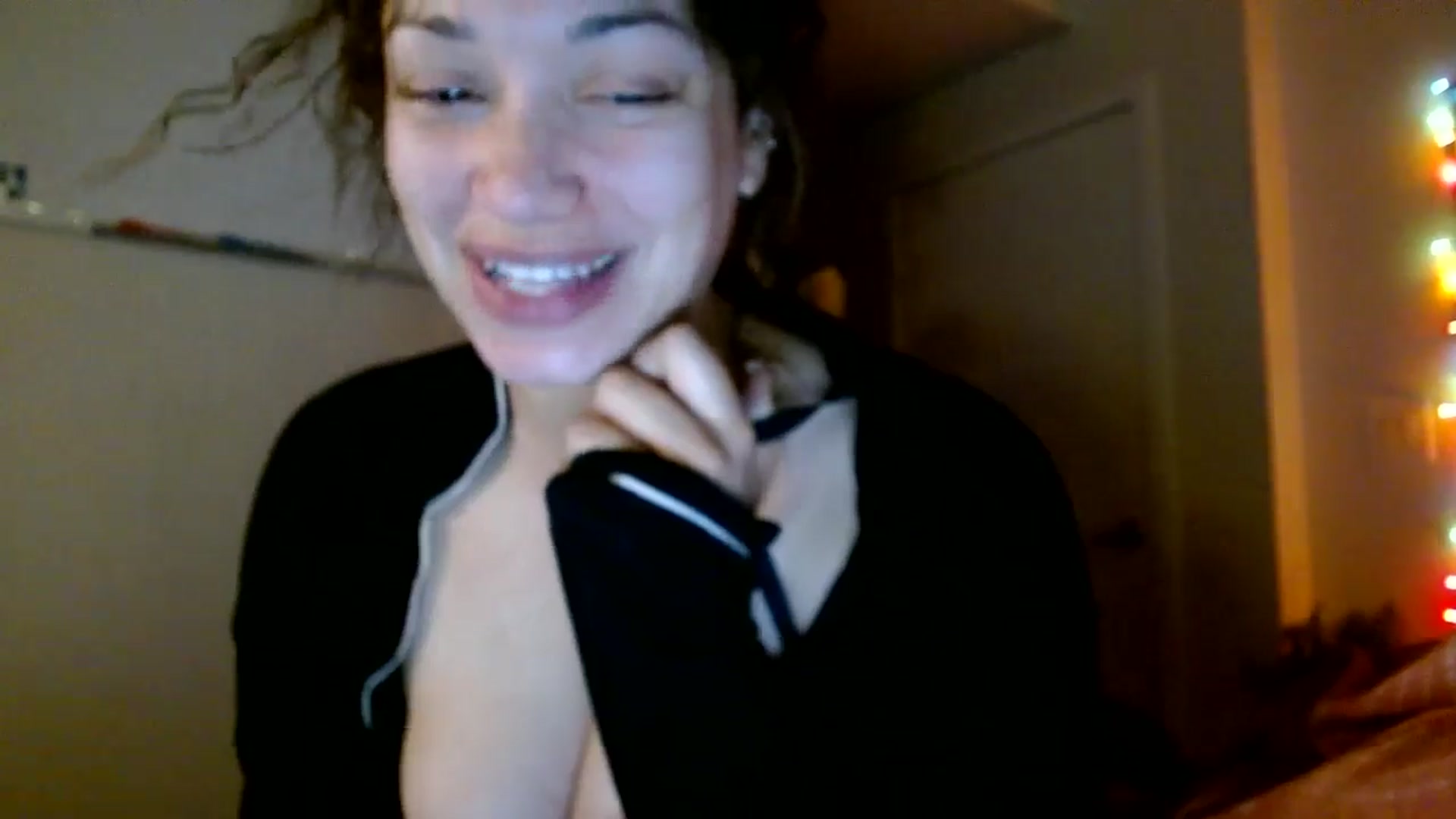 Gallery image thumbnail from Scar__lett's myfreecams stream on, 01/18/2026, 08:13 image 16 of 20