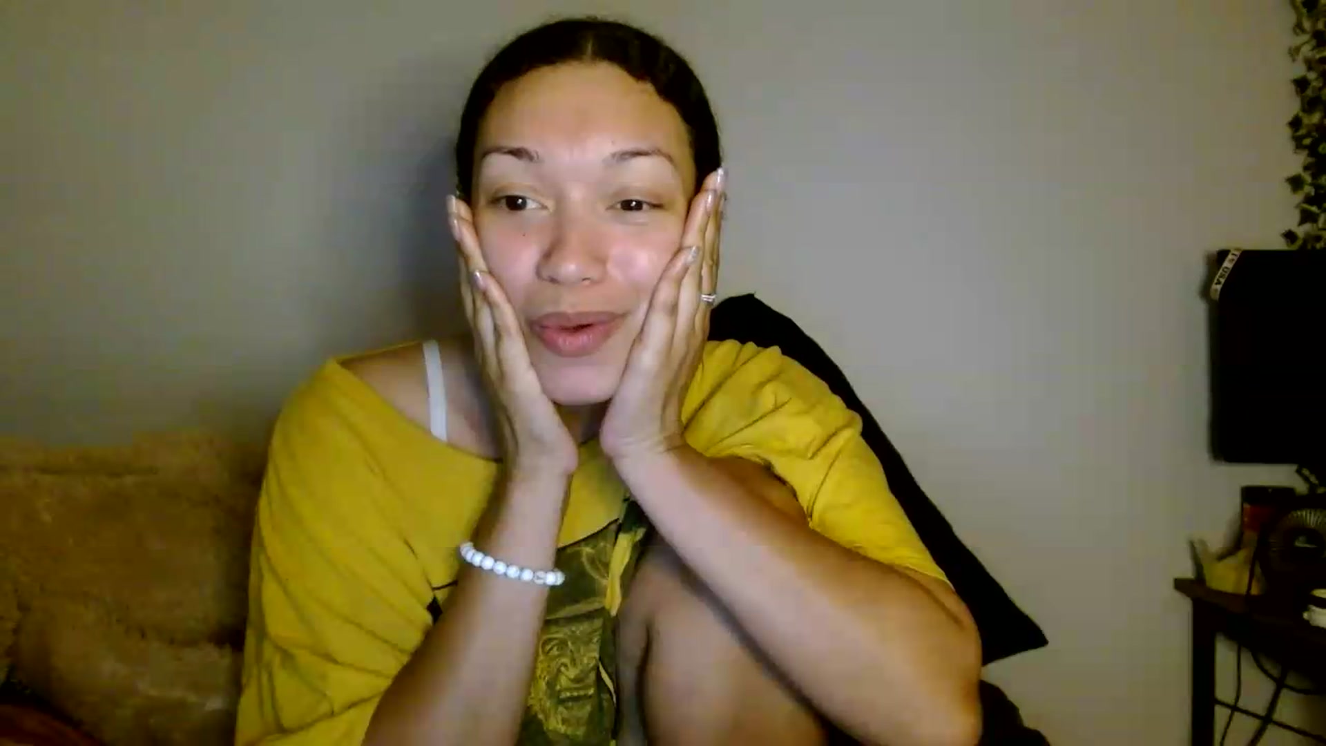 Gallery image thumbnail from Scar__lett's myfreecams stream on, 06/12/2026, 08:43 image 5 of 20