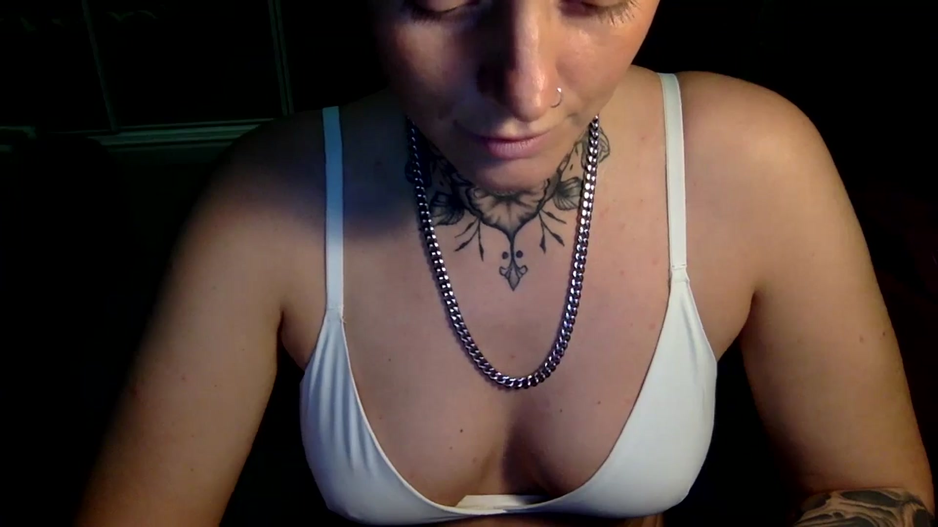 Gallery image thumbnail from Scarlet99's myfreecams stream on, 08/12/2024, 23:33 image 12 of 20