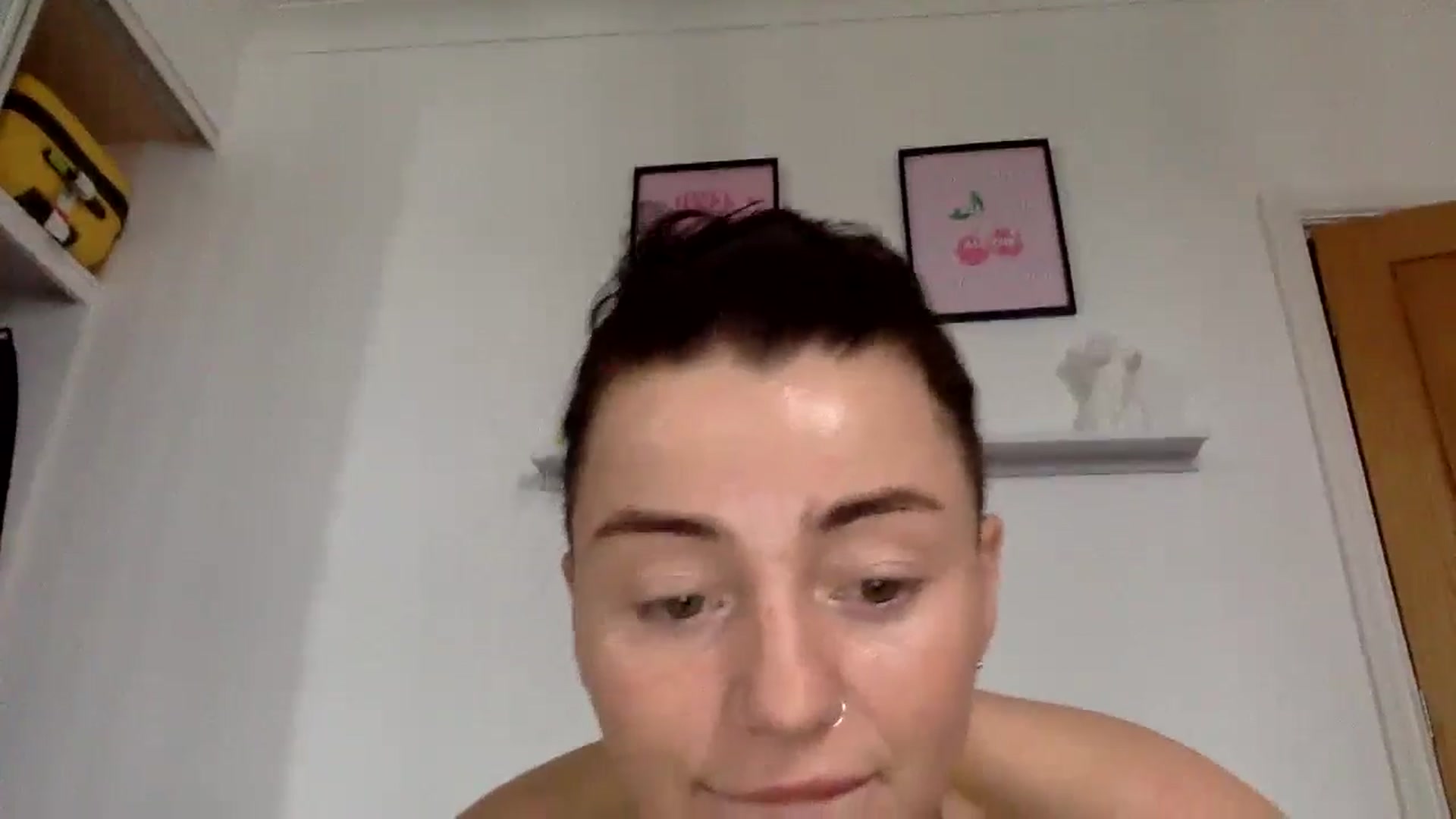 Gallery image thumbnail from Scarlet99's myfreecams stream on, 08/17/2024, 08:34 image 18 of 20