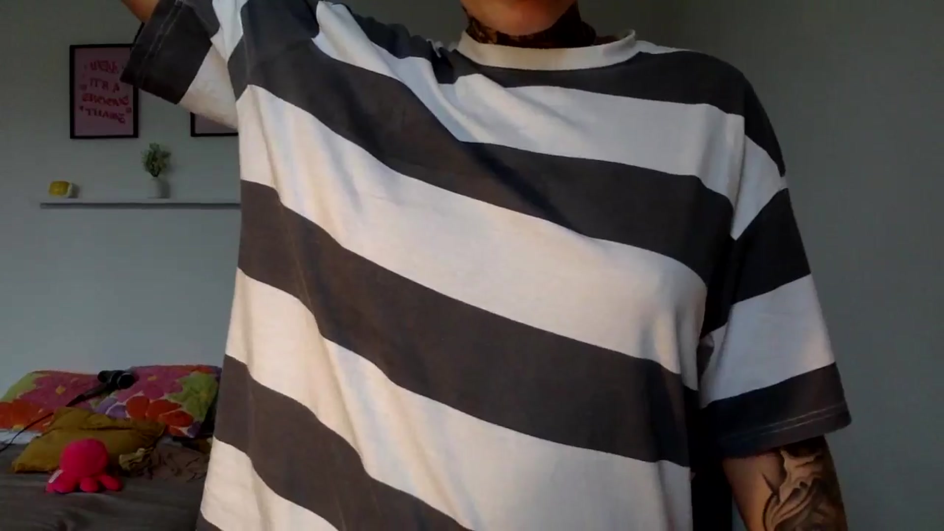 Gallery image thumbnail from Scarlet99's myfreecams stream on, 08/22/2024, 18:47 image 3 of 20