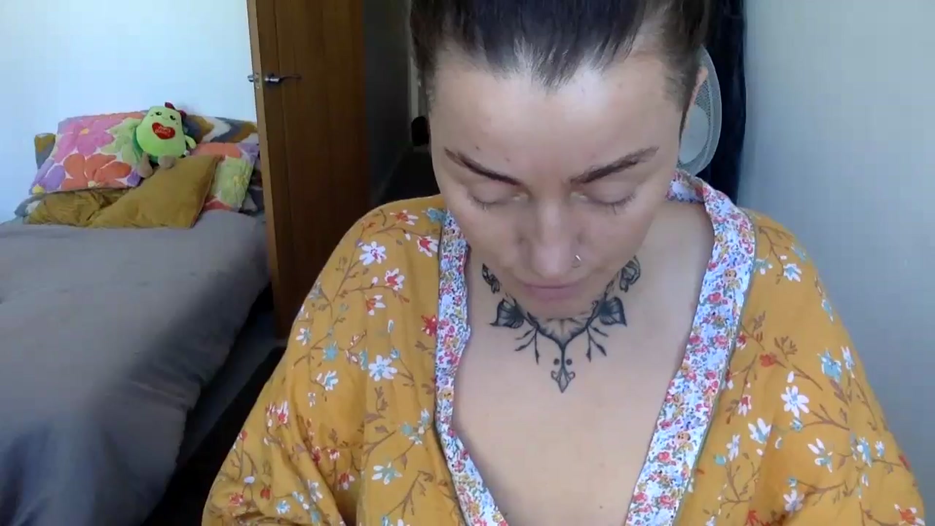 Gallery image thumbnail from Scarlet99's myfreecams stream on, 08/31/2024, 10:55 image 14 of 20