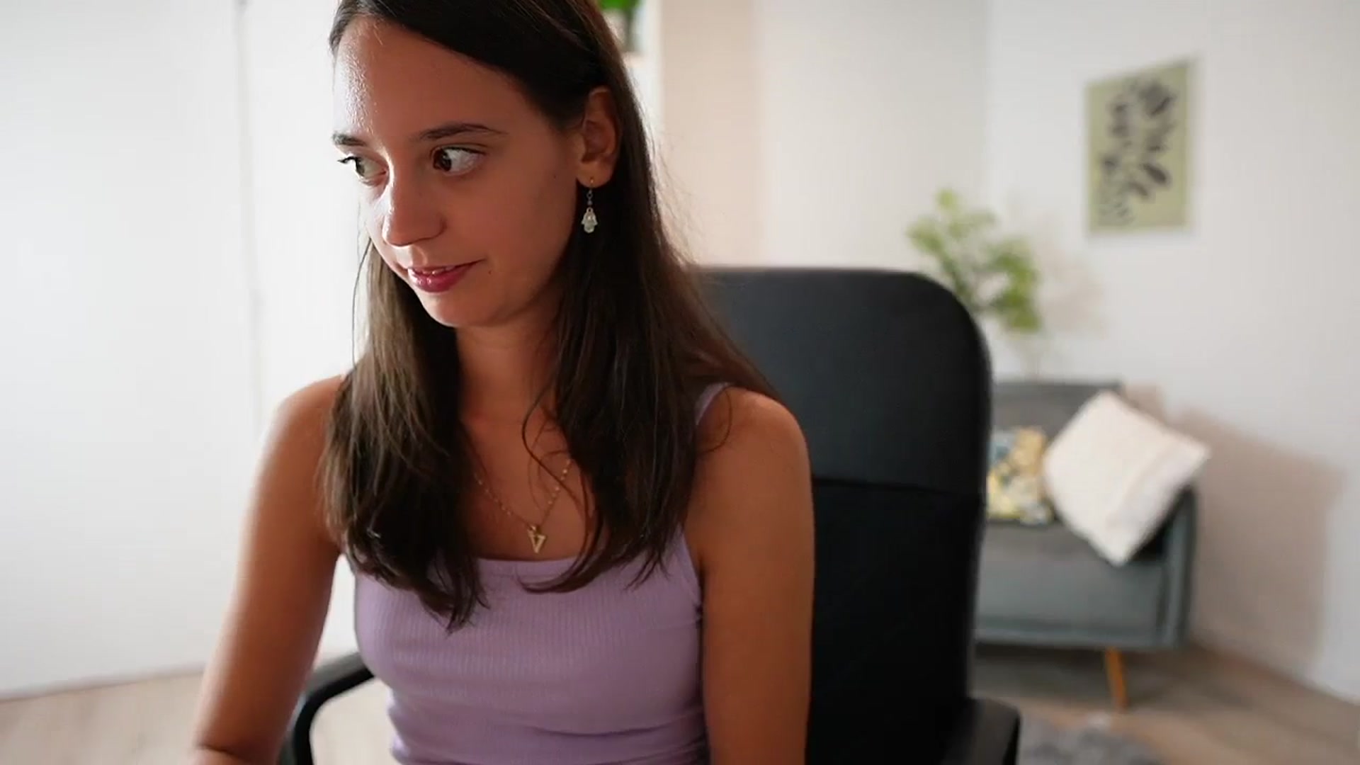 Gallery image thumbnail from ScarletBloom's myfreecams stream on, 09/20/2023, 15:24 image 15 of 20