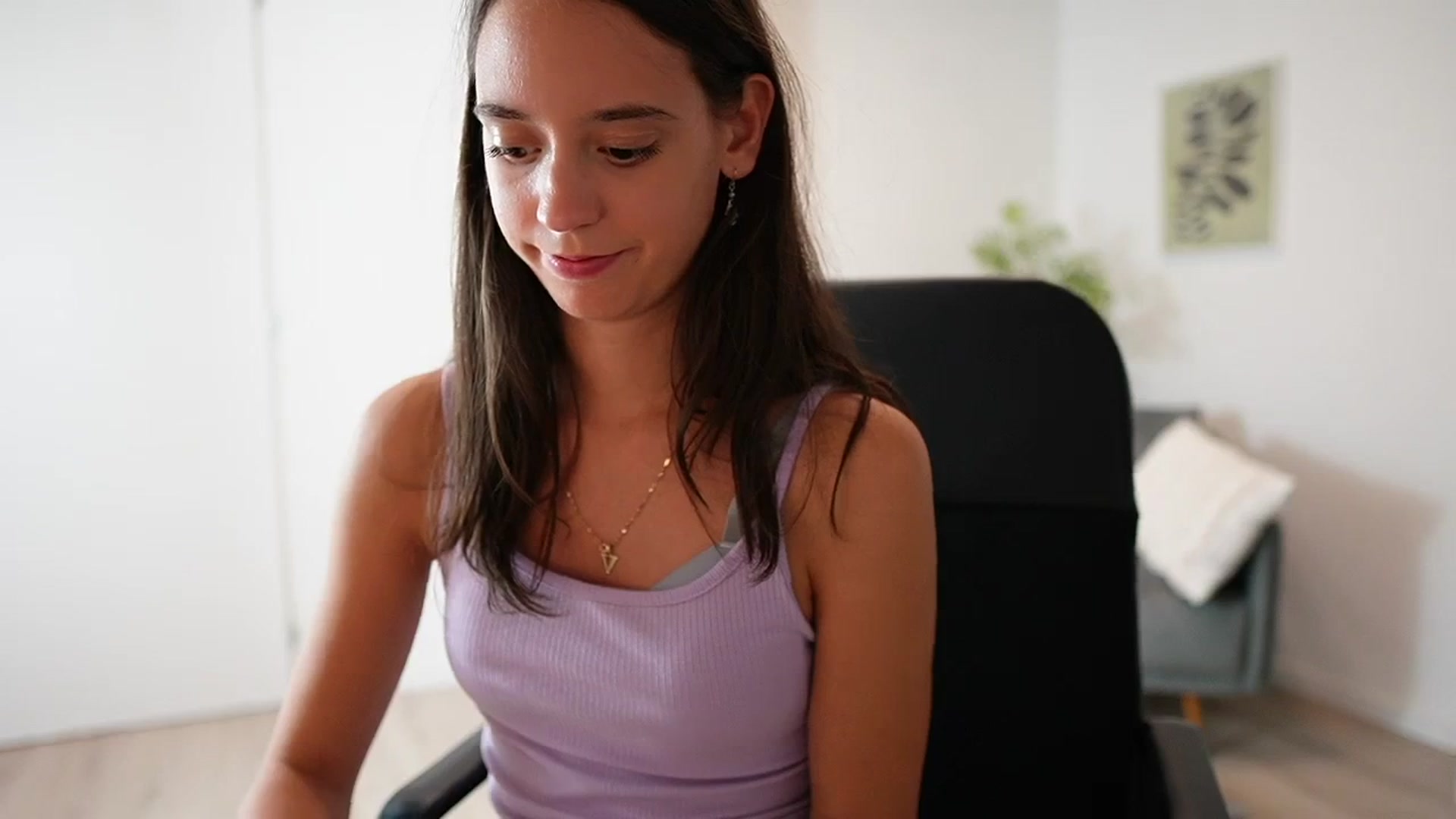 Gallery image thumbnail from ScarletBloom's myfreecams stream on, 09/20/2023, 16:10 image 18 of 20