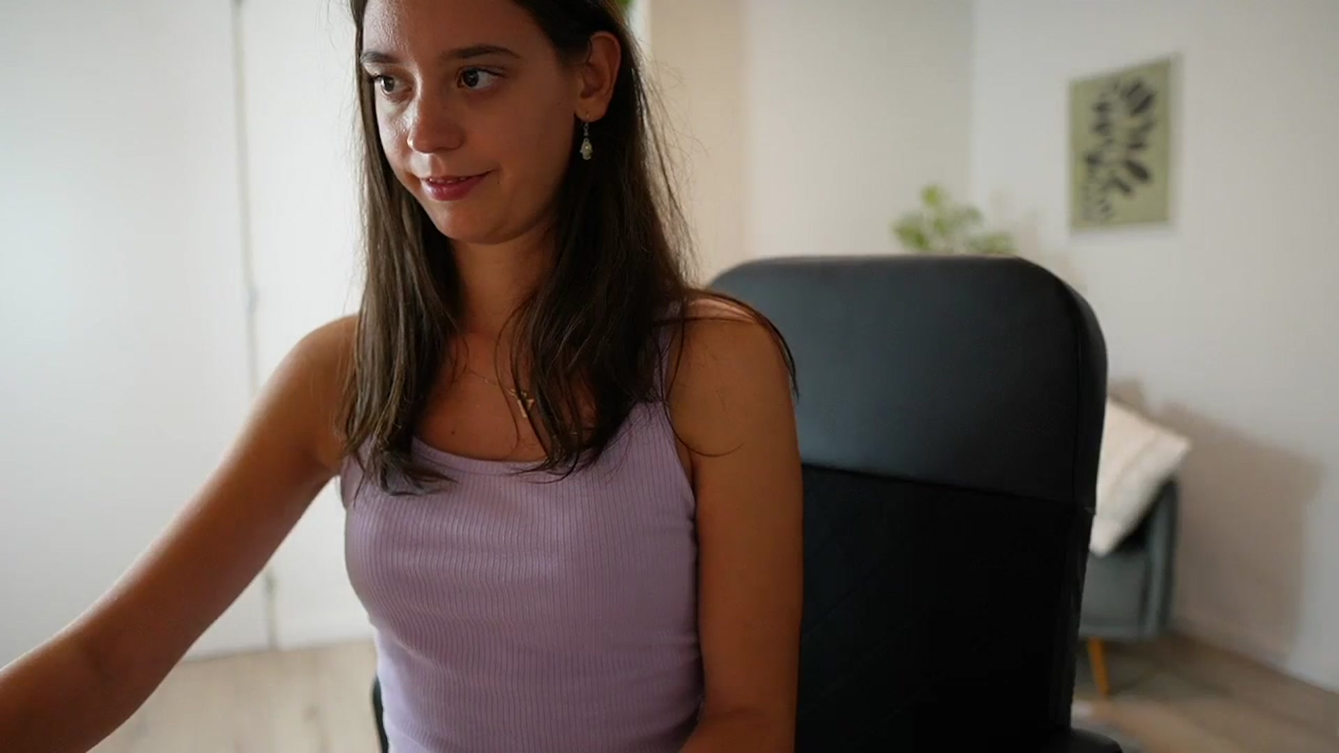 Gallery image thumbnail from ScarletBloom's myfreecams stream on, 09/20/2023, 17:24 image 6 of 20