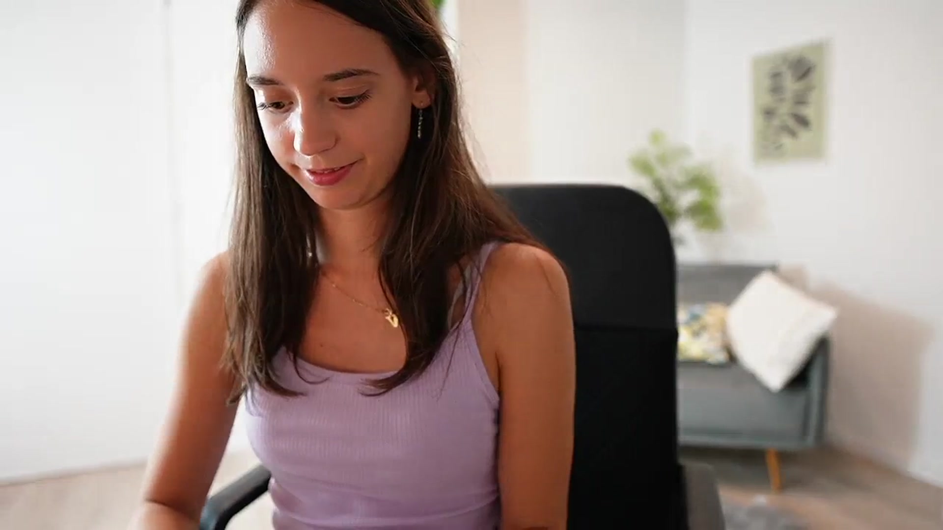 Gallery image thumbnail from ScarletBloom's myfreecams stream on, 09/20/2023, 17:24 image 12 of 20